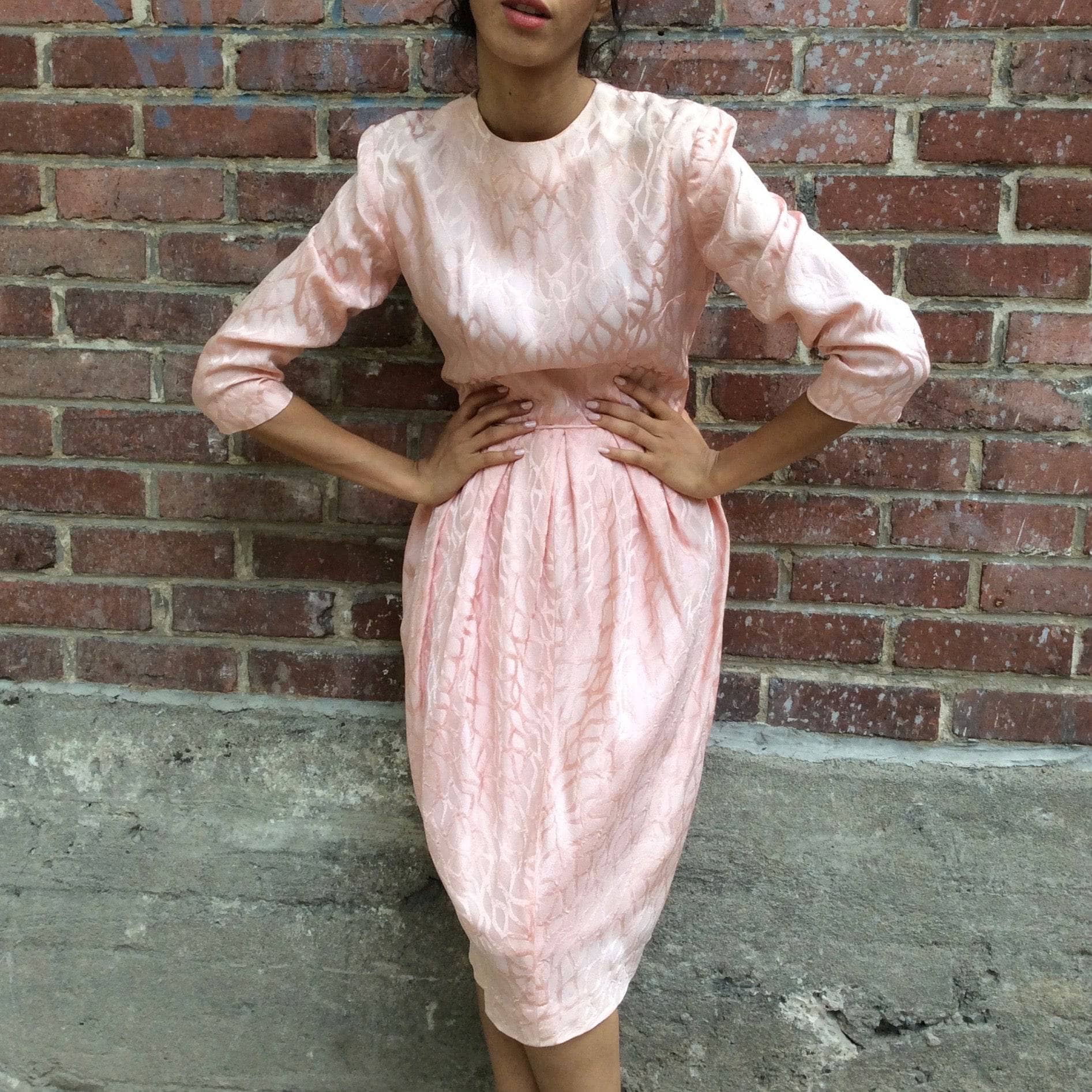 1950s 3/4 Sleeve Tulip Shape Satin Brocade Dress Small - Image 4