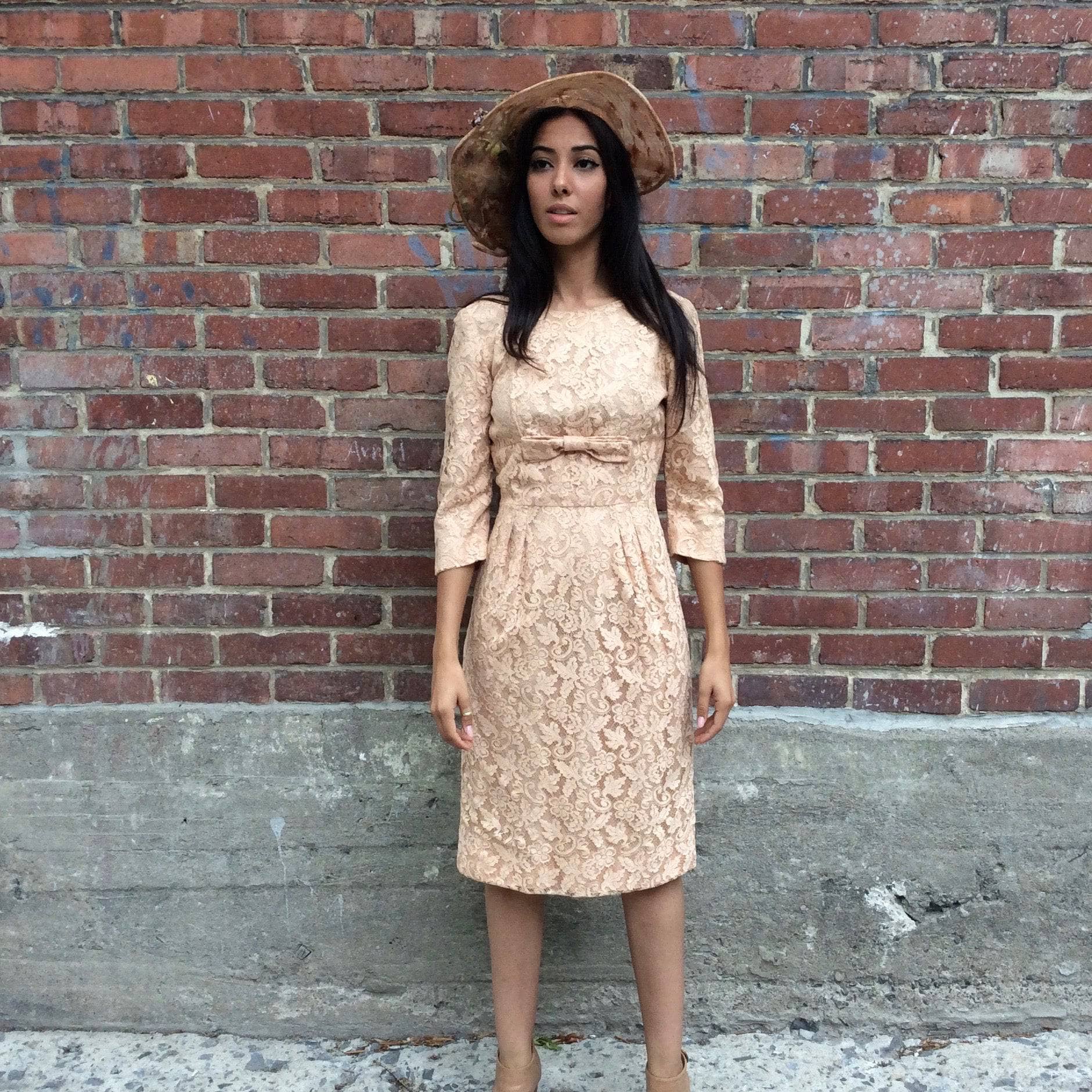 1950s-60s Nude ¾ Sleeve Lace Cocktail Dress Small - Image 5