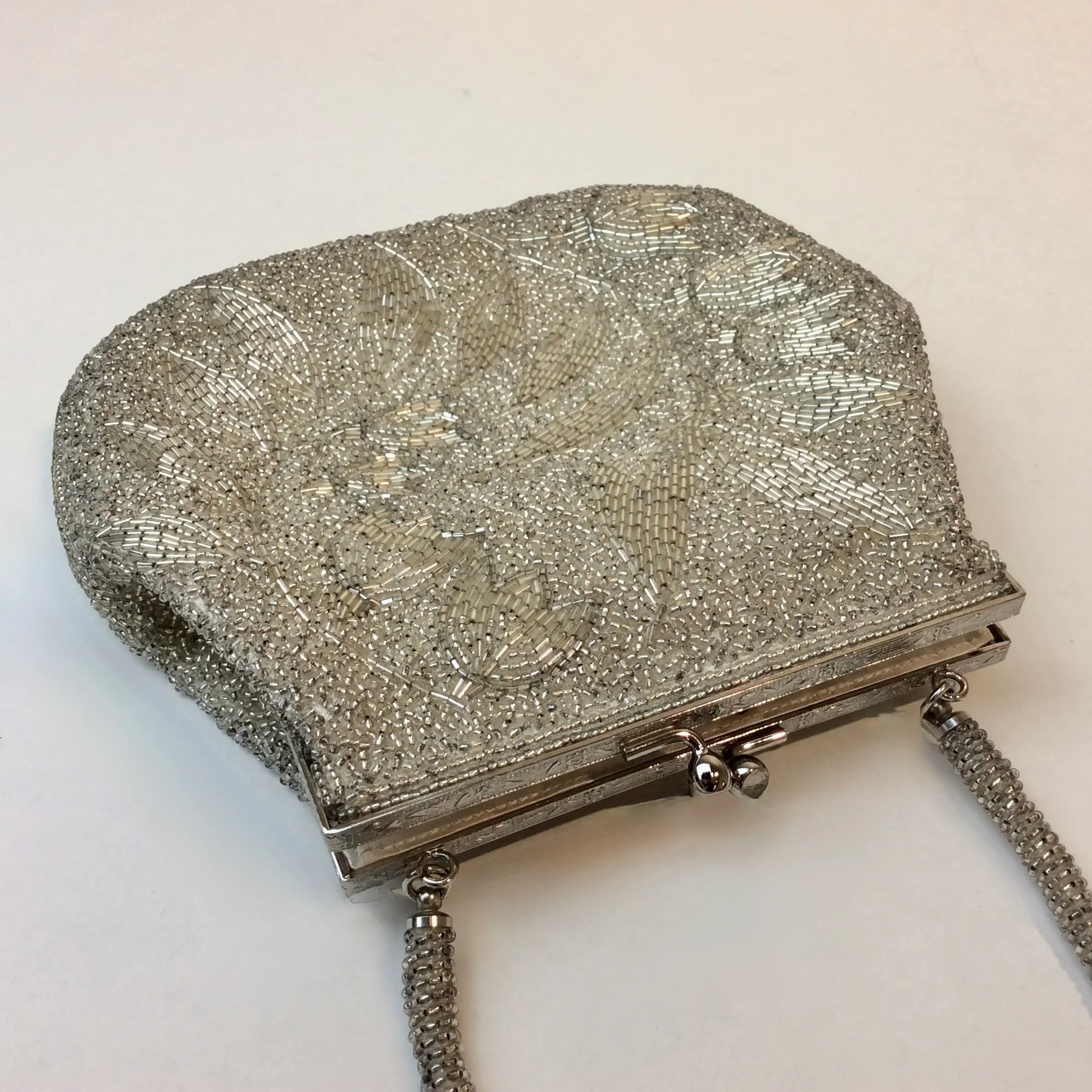 1950s-60s Silver Beaded Evening Bag - Image 3