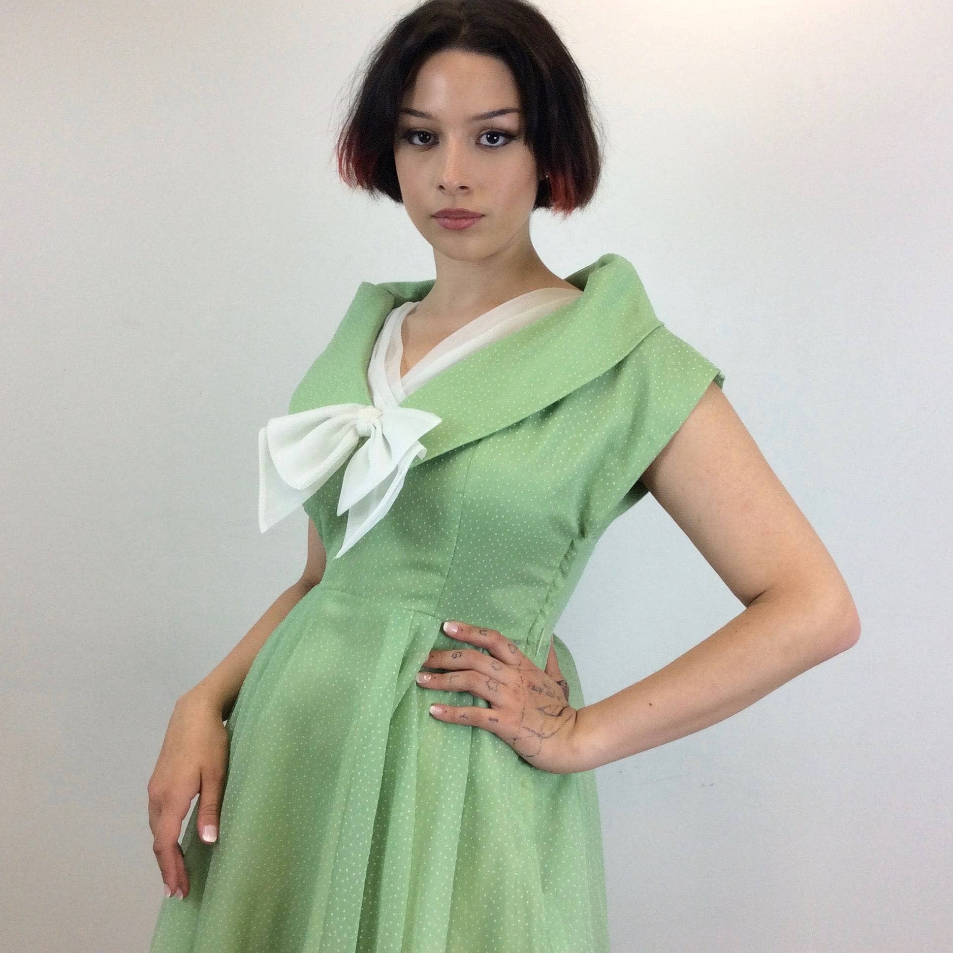 1950s Apple Green Short Sleeve Chiffon Dress Medium - Image 4