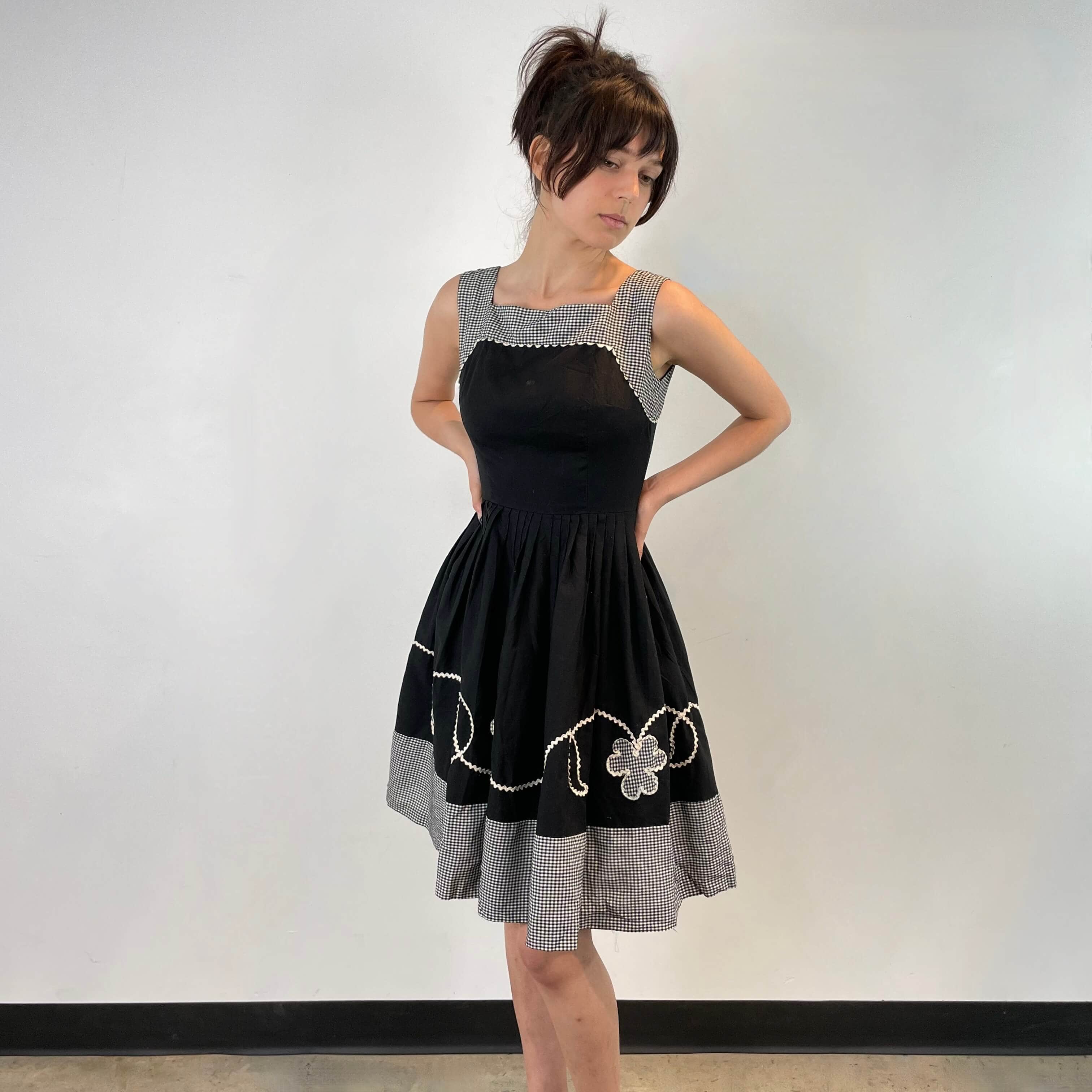 1950s Black and White Cotton Petite Dress Extra-Small