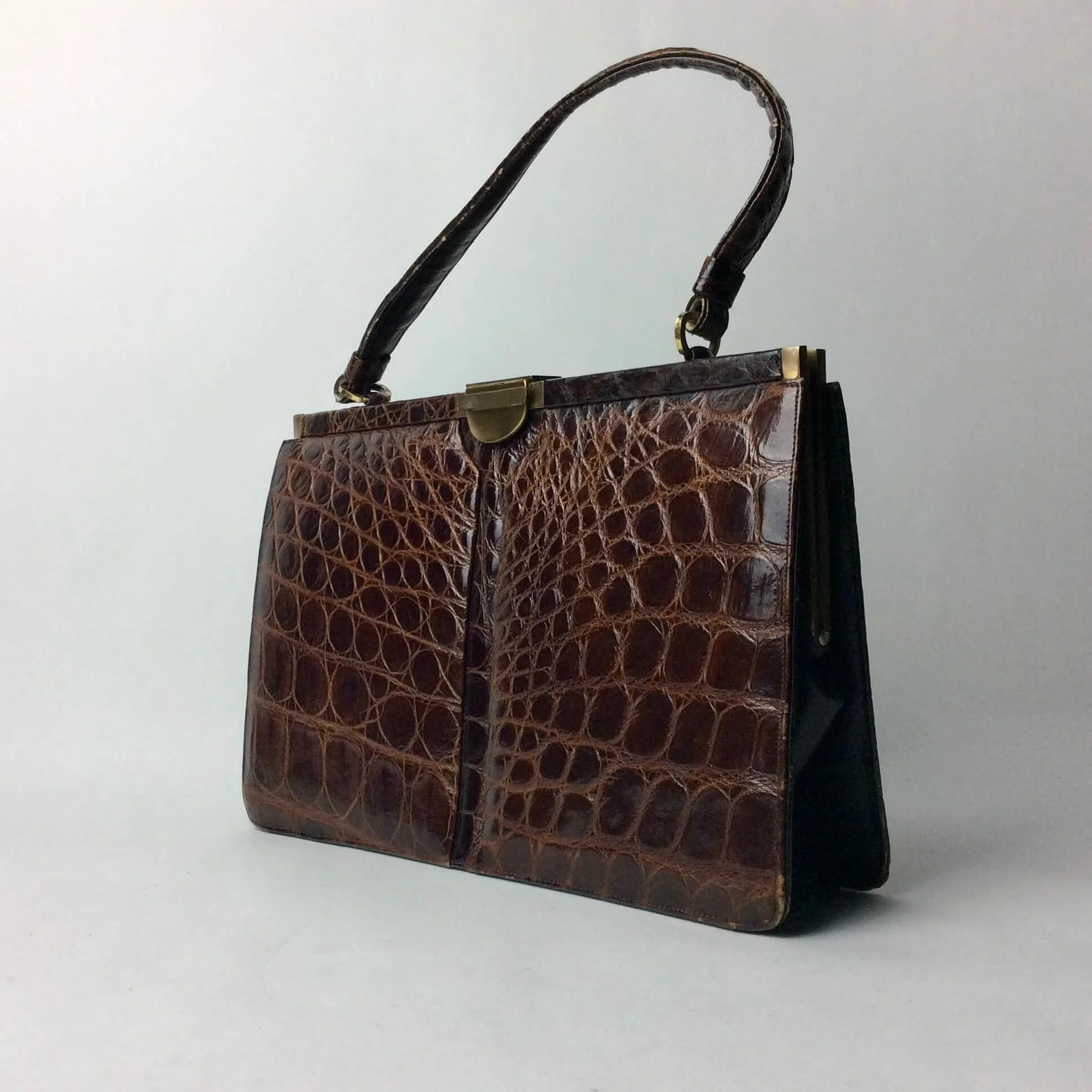 1950s Brown Alligator Leather Frame Handbag - Image 3