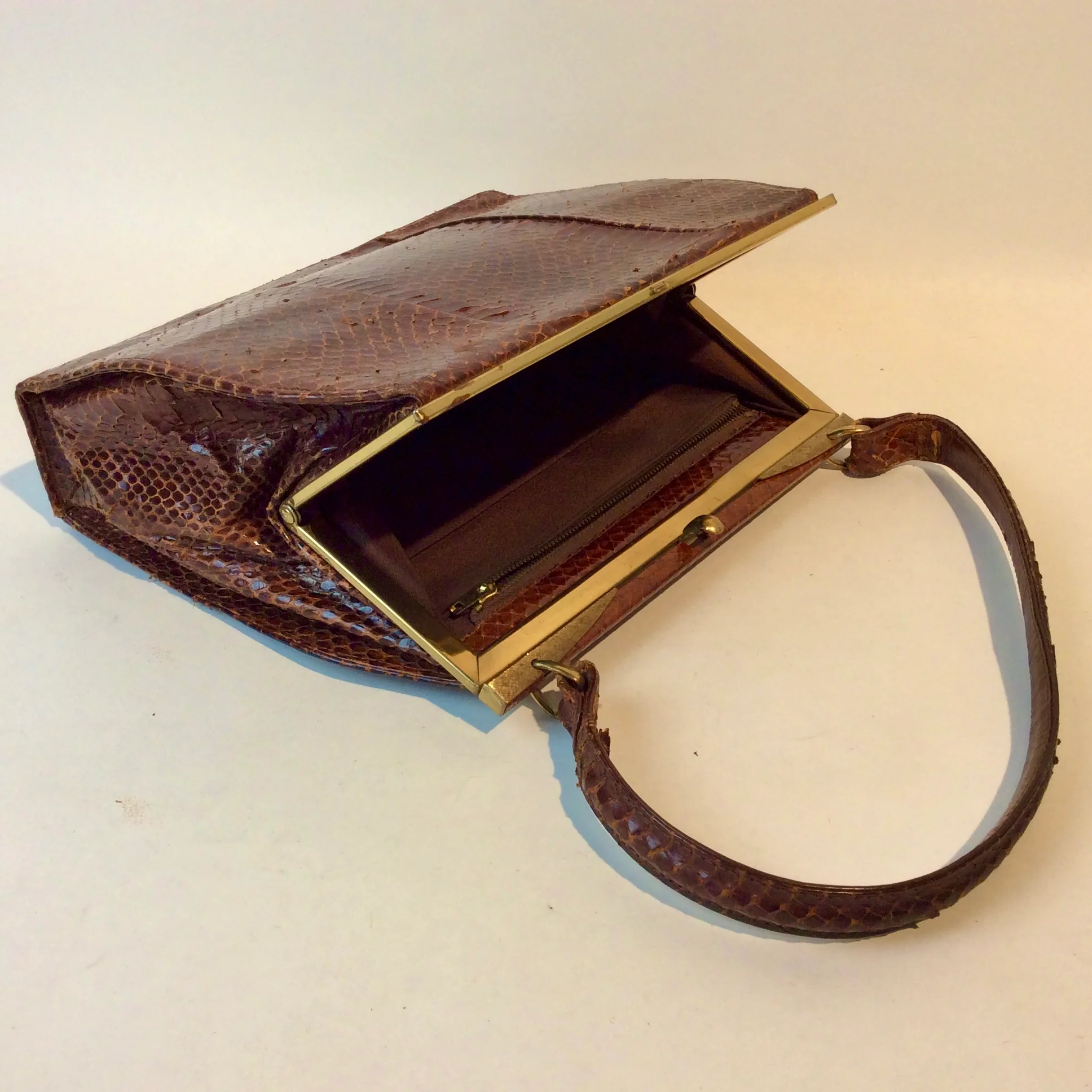 1950s Genuine Snakeskin Frame Handbag with Velvet Interior - Image 6