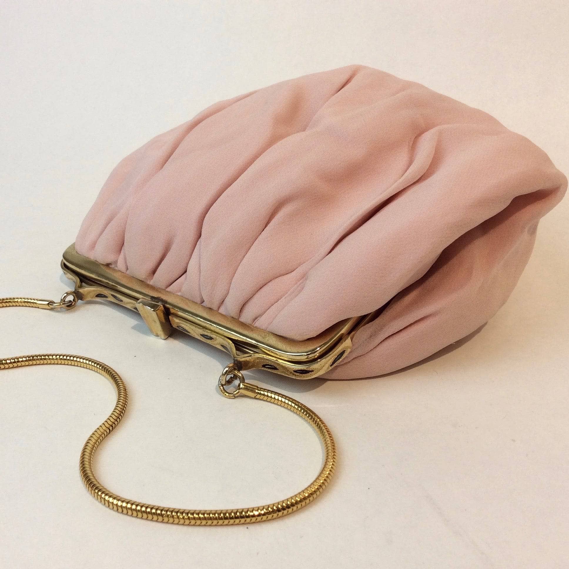 1950s Light Pink Silk Crepe Evening Bag - Image 3