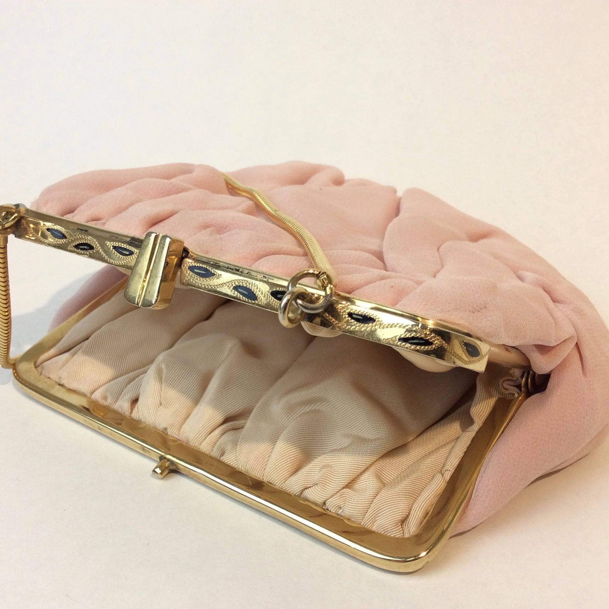 1950s Light Pink Silk Crepe Evening Bag - Image 6