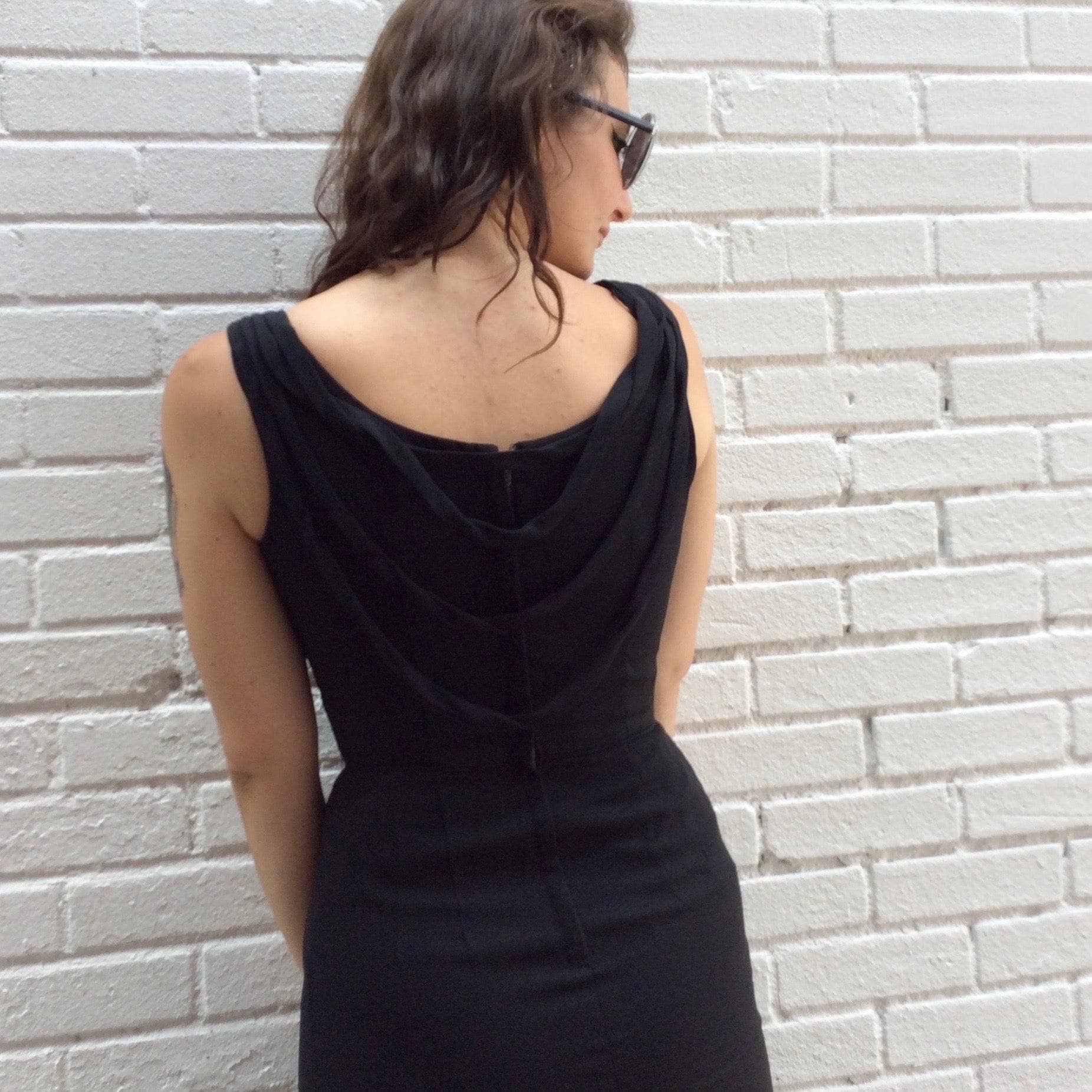 1950s Open-Back Black Cocktail Dress Small - Image 5