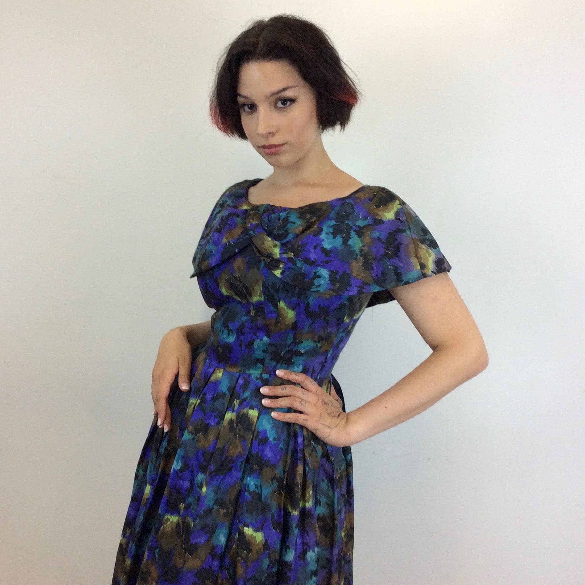 1950s Purple Abstract Print Full Skirt Silk Dress M - Image 3