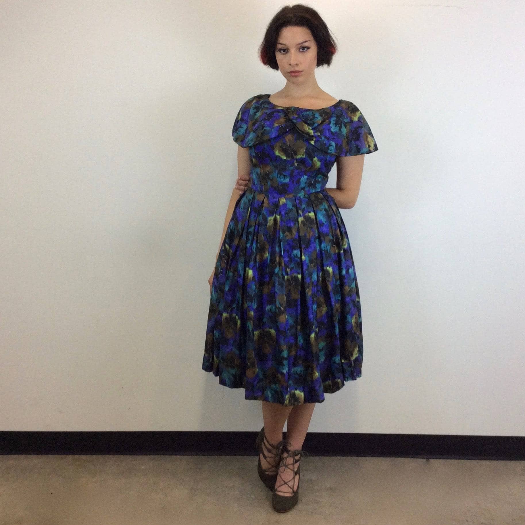 1950s Purple Abstract Print Full Skirt Silk Dress M - Image 4