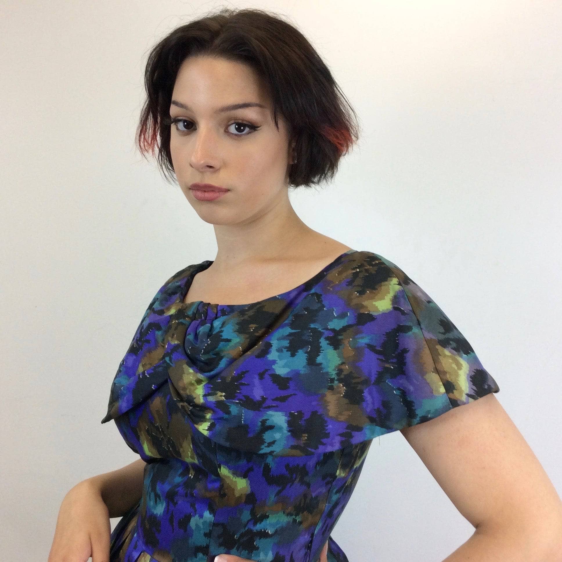 1950s Purple Abstract Print Full Skirt Silk Dress M - Image 6