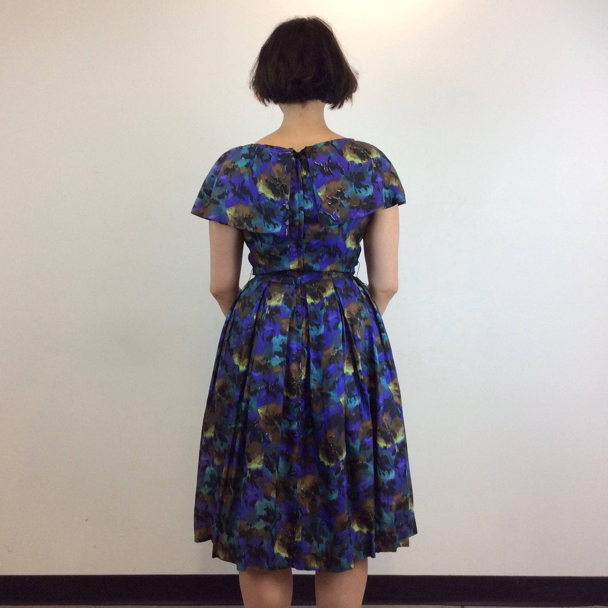 1950s Purple Abstract Print Full Skirt Silk Dress M - Image 8