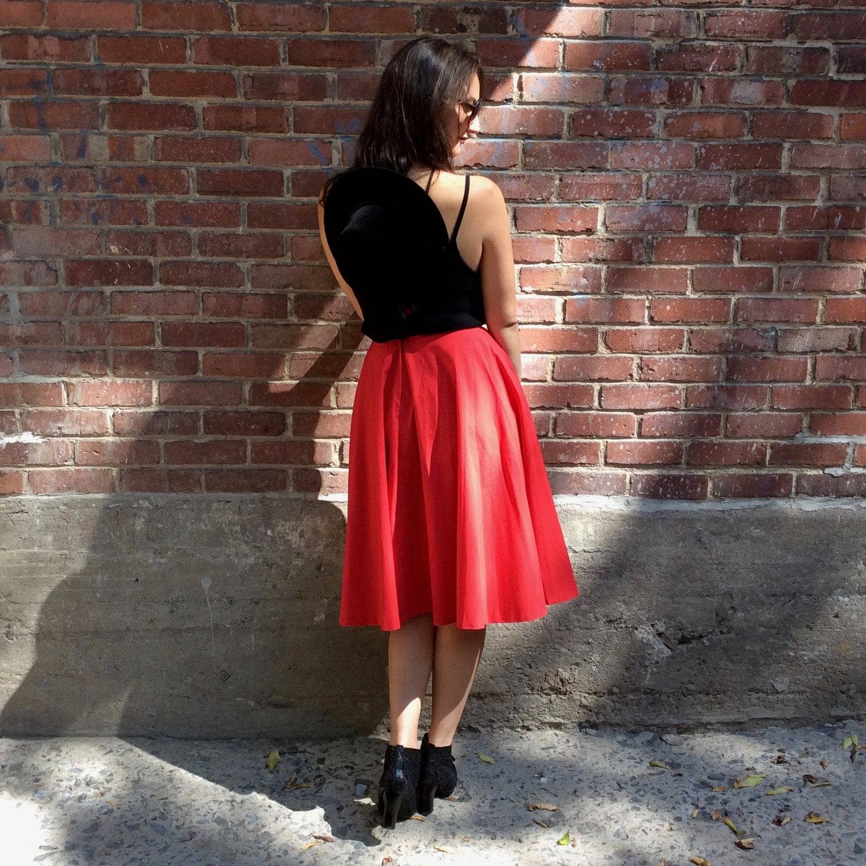 1950s Red Circular Skirt with Novelty Scottie Dog Applique S - Image 4