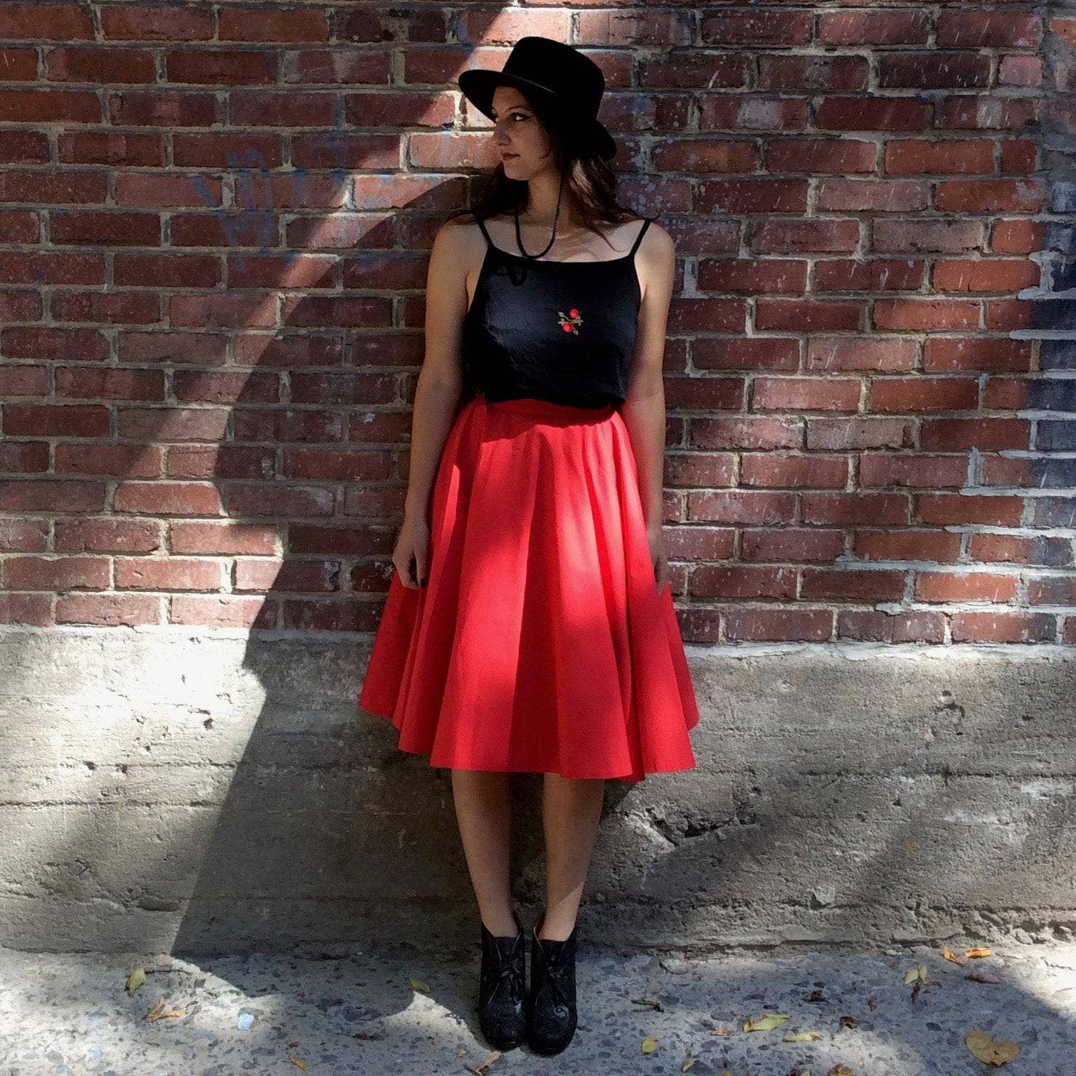 1950s Red Circular Skirt with Novelty Scottie Dog Applique S - Image 5