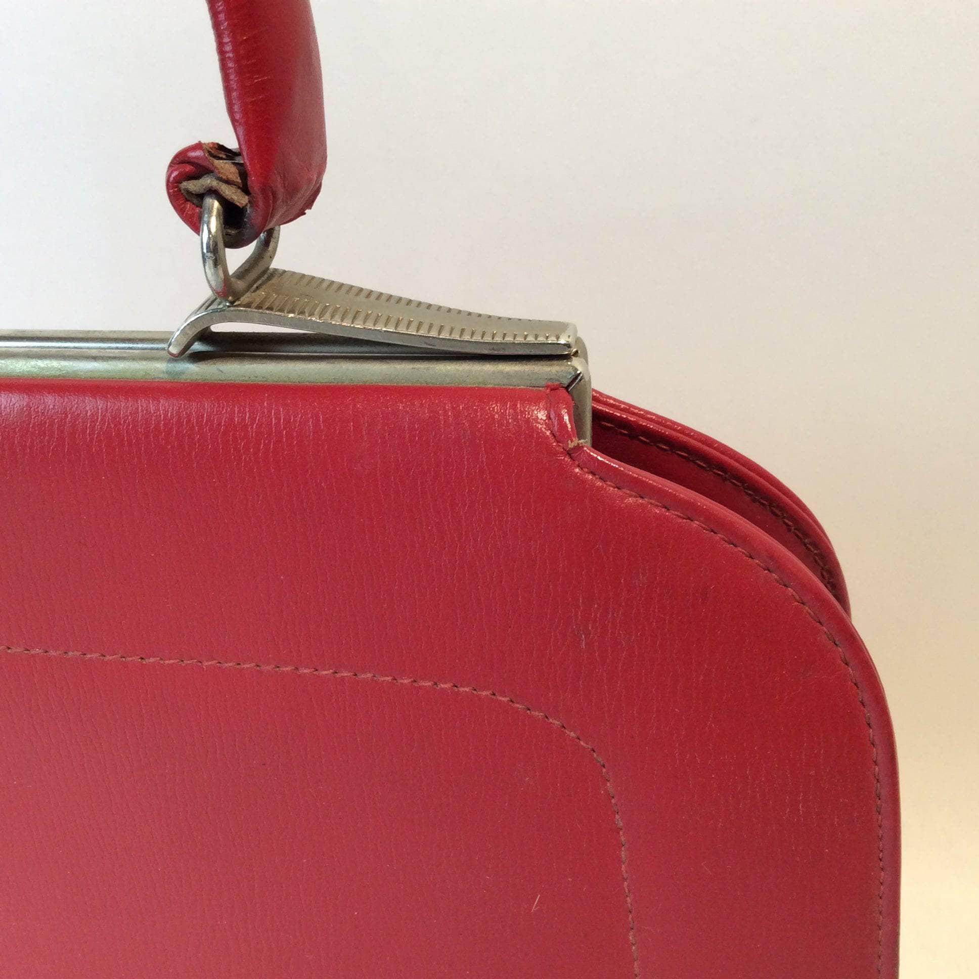 1950s Red Handbag - Image 7
