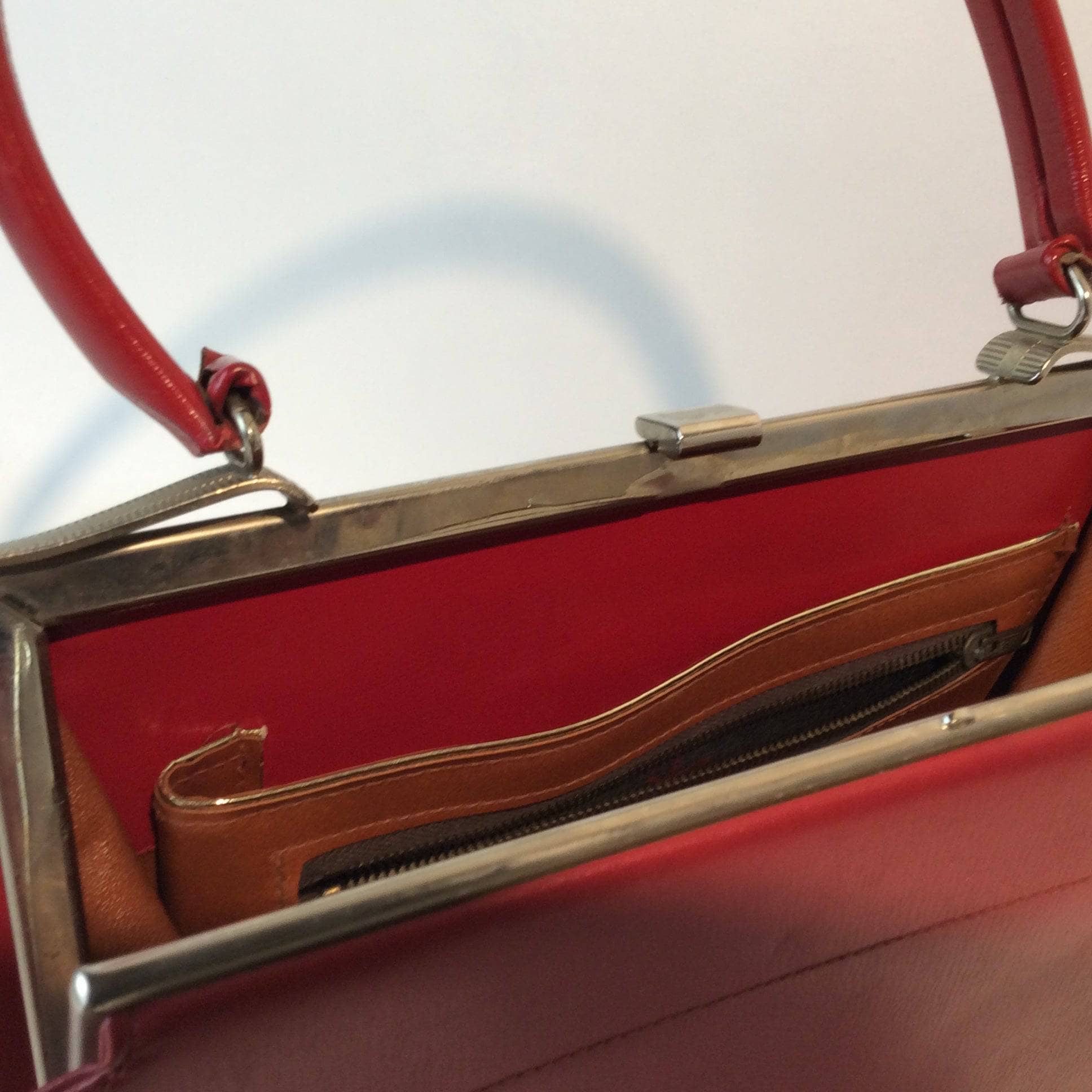 1950s Red Handbag - Image 9