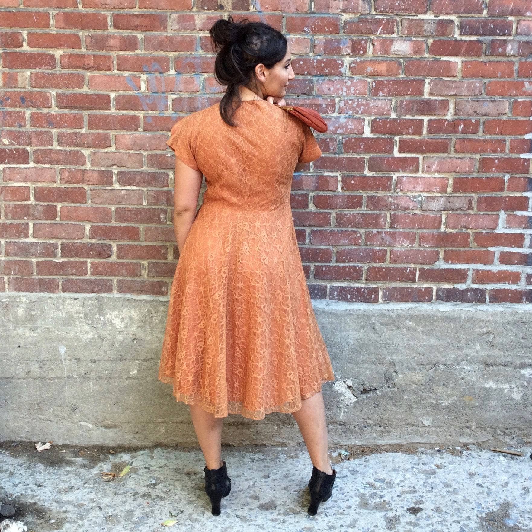 1950s Short Sleeve Copper Lace Dress Medium - Image 2