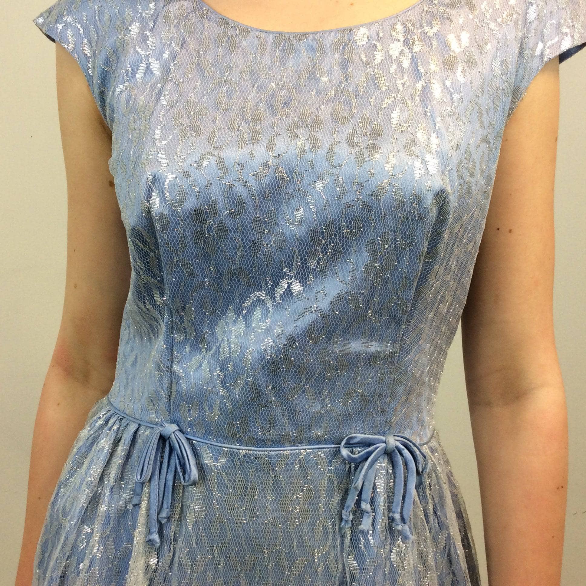 1950s Silver Lace Party Dress Small / Medium - Image 7