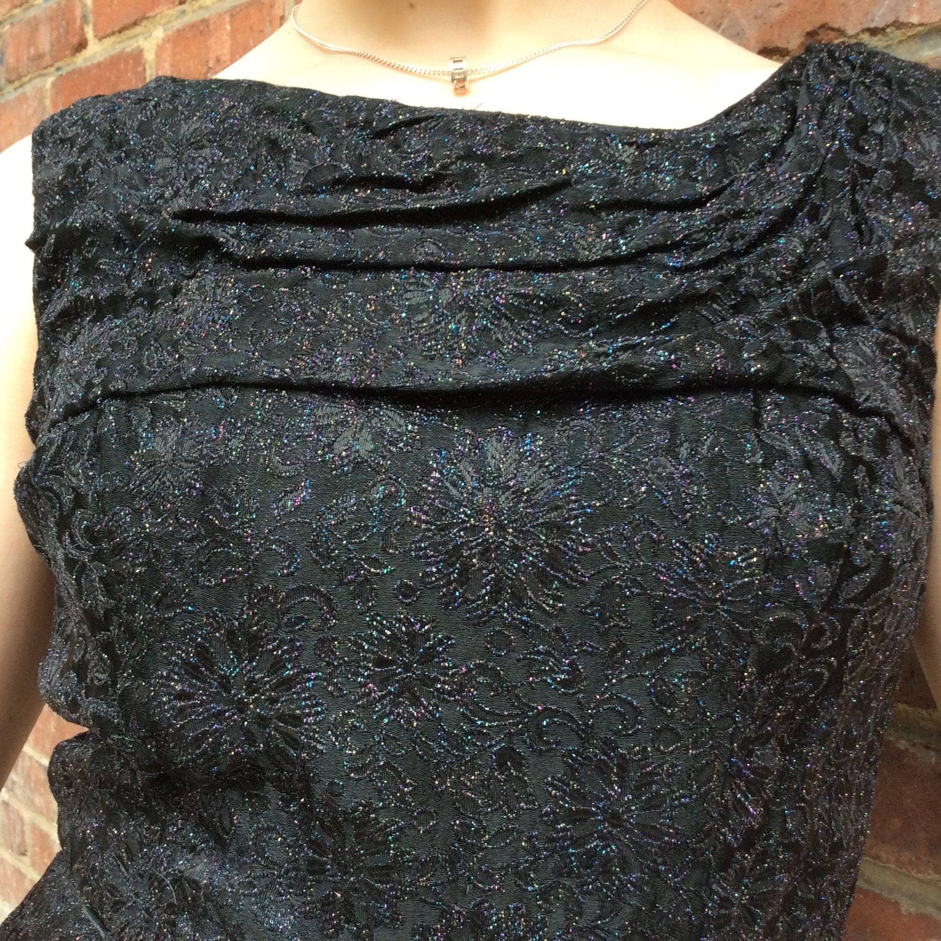 1950s Sleeveless Knee-length Black Brocade Dress Small - Image 5