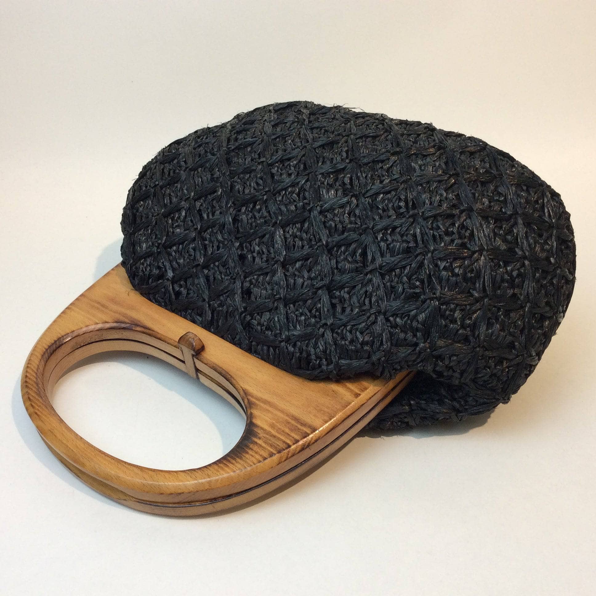 1960s Black Raffia Crocheted Handbag - Image 4