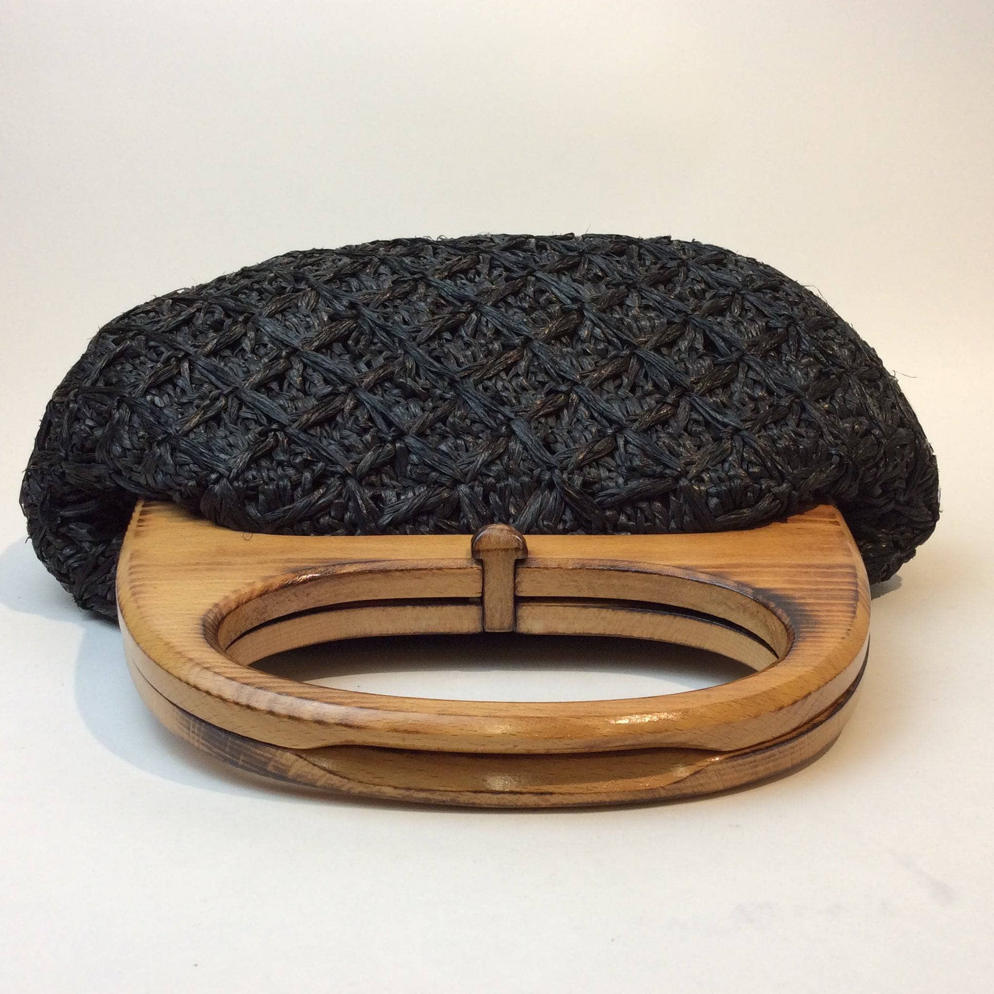 1960s Black Raffia Crocheted Handbag - Image 5