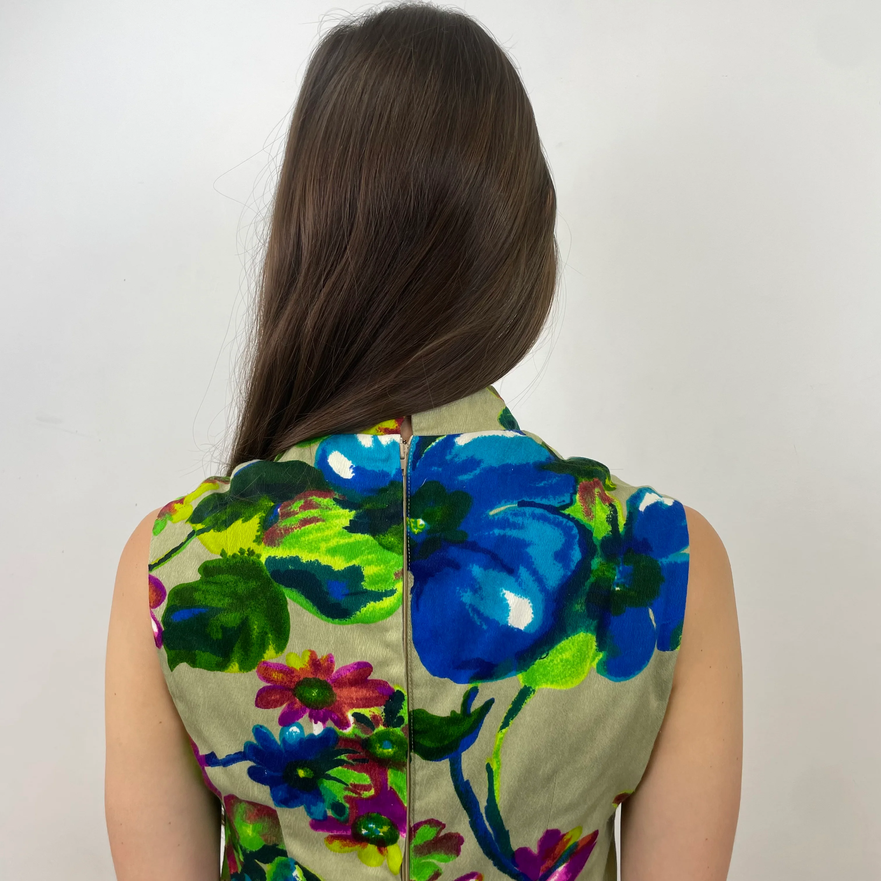 1960s Bold Floral Print Mini Shift Dress Small - Image 4