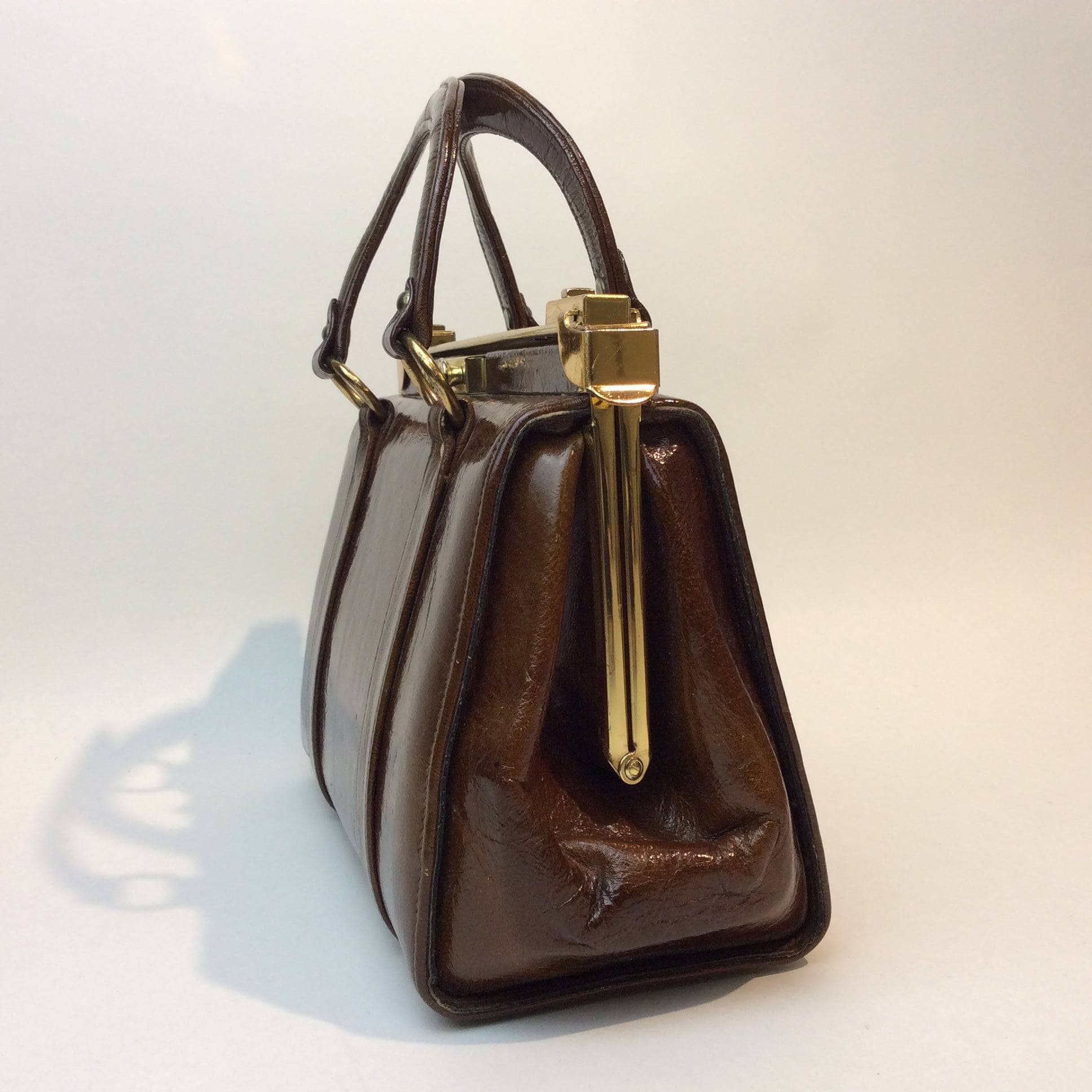1960s Brown Patent Leather Frame Bag - Image 10