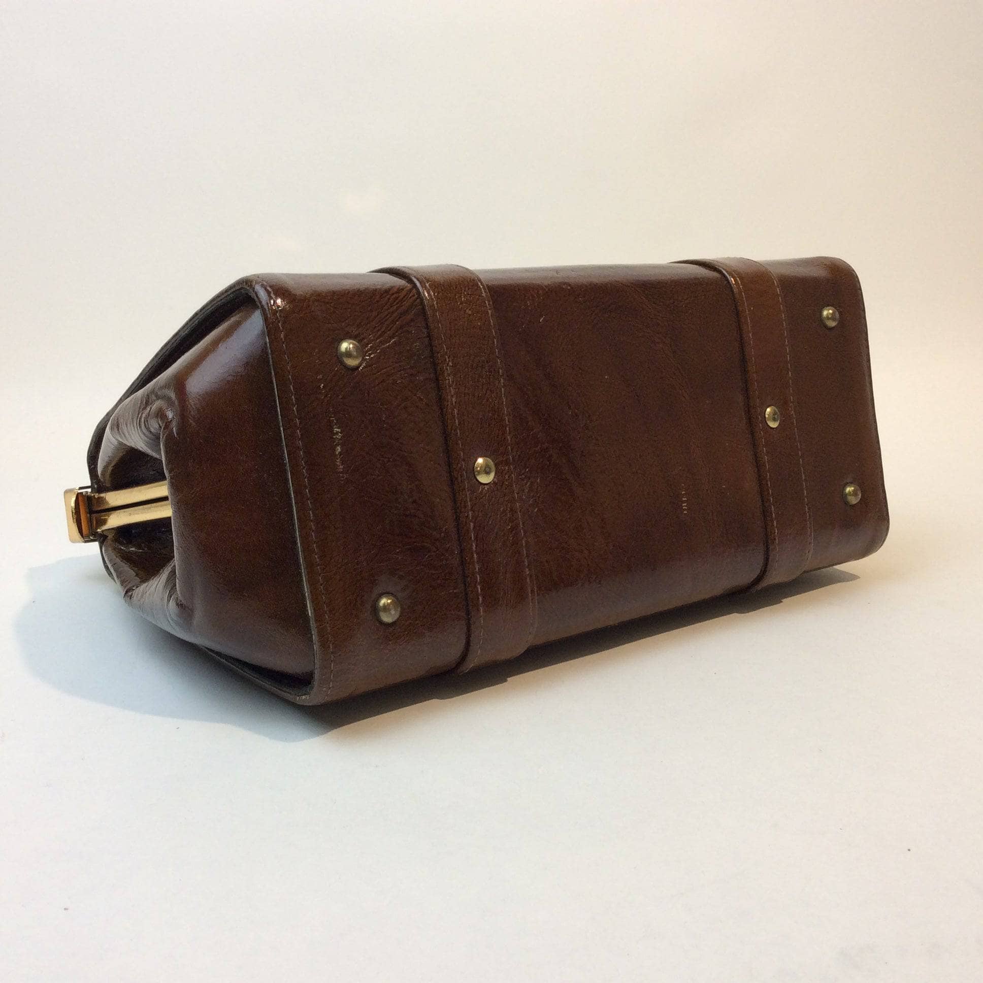 1960s Brown Patent Leather Frame Bag - Image 4