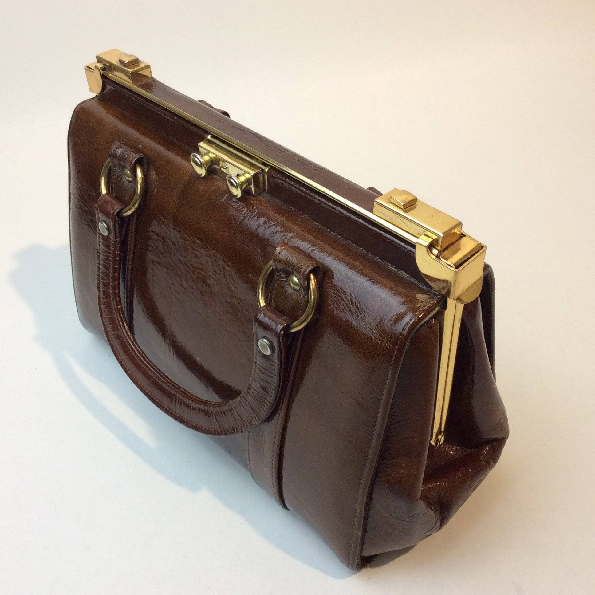 1960s Brown Patent Leather Frame Bag - Image 8