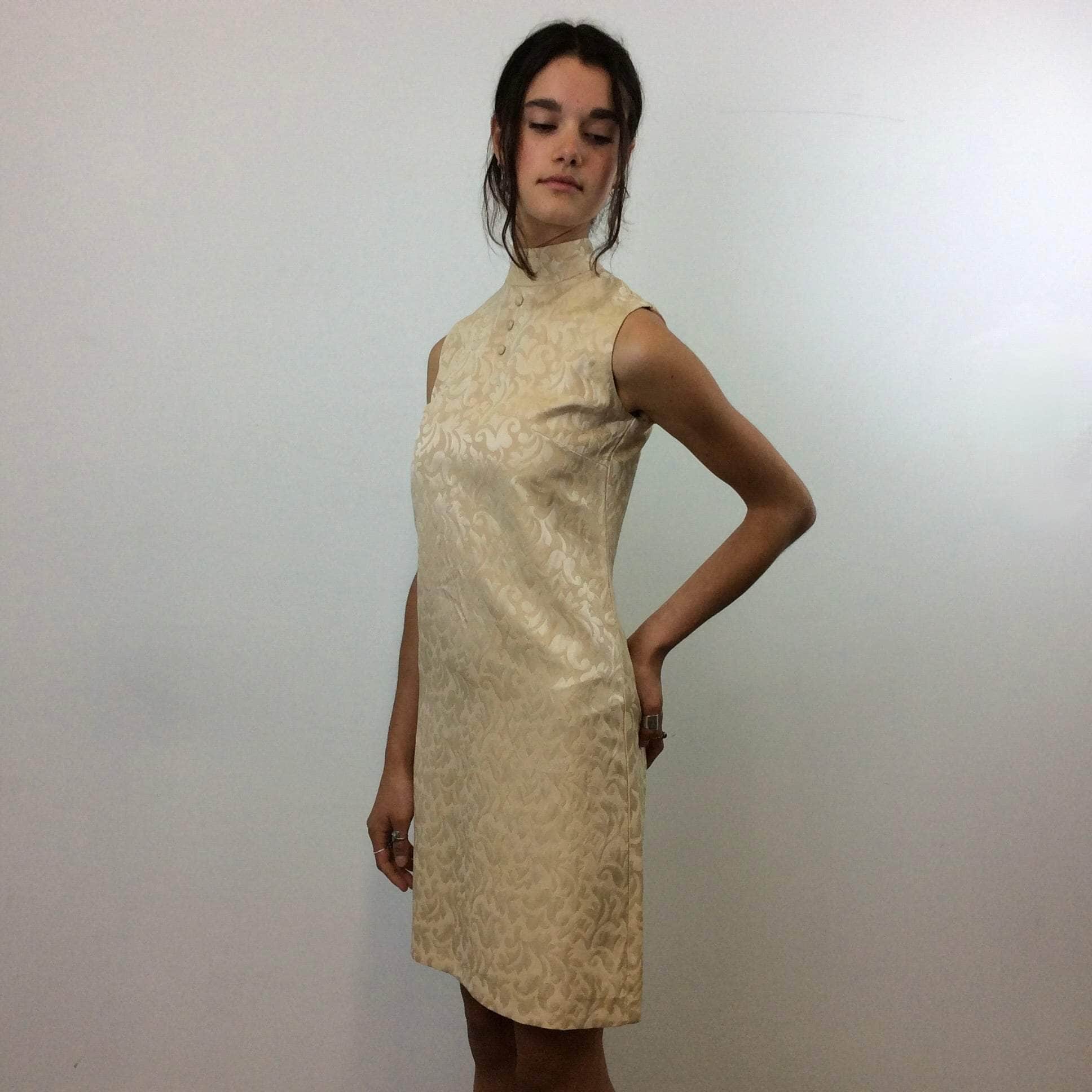 1960s Cream Colour Brocade Sleeveless Satin Shift Dress Small - Image 2