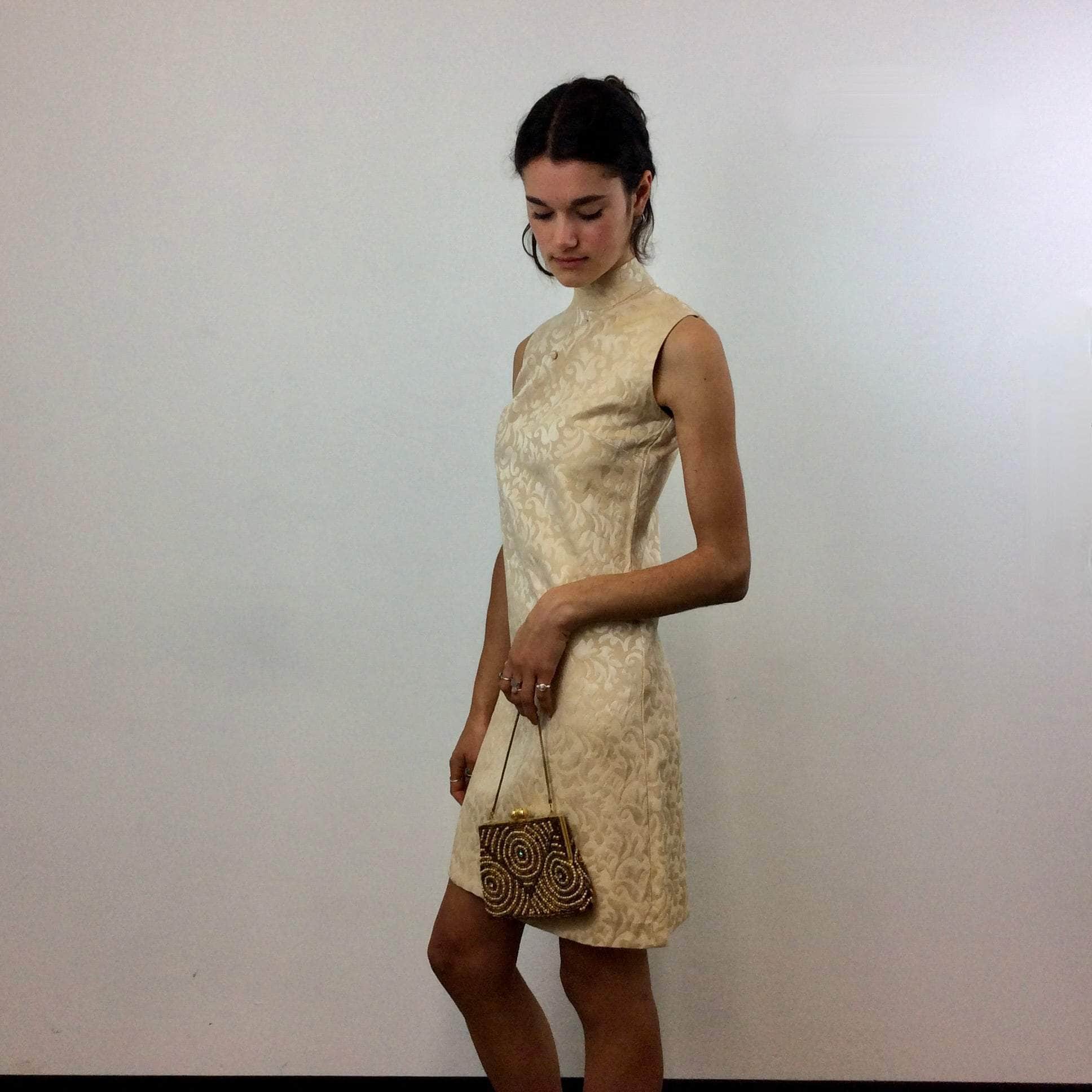 1960s Cream Colour Brocade Sleeveless Satin Shift Dress Small - Image 5