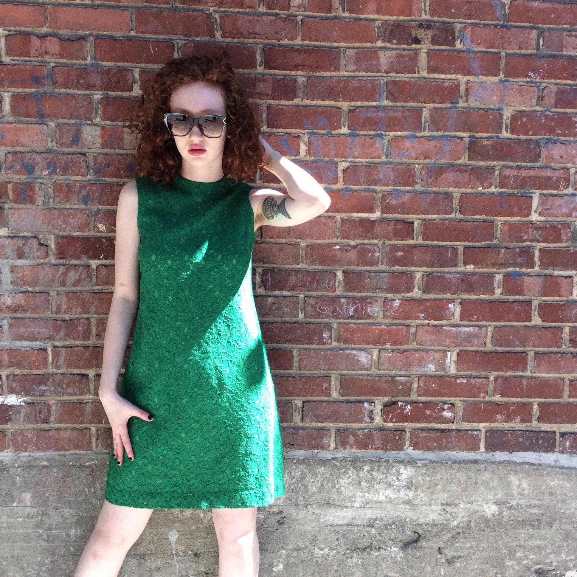 1960s Green Lace Mini Shift Dress Small - Image 6