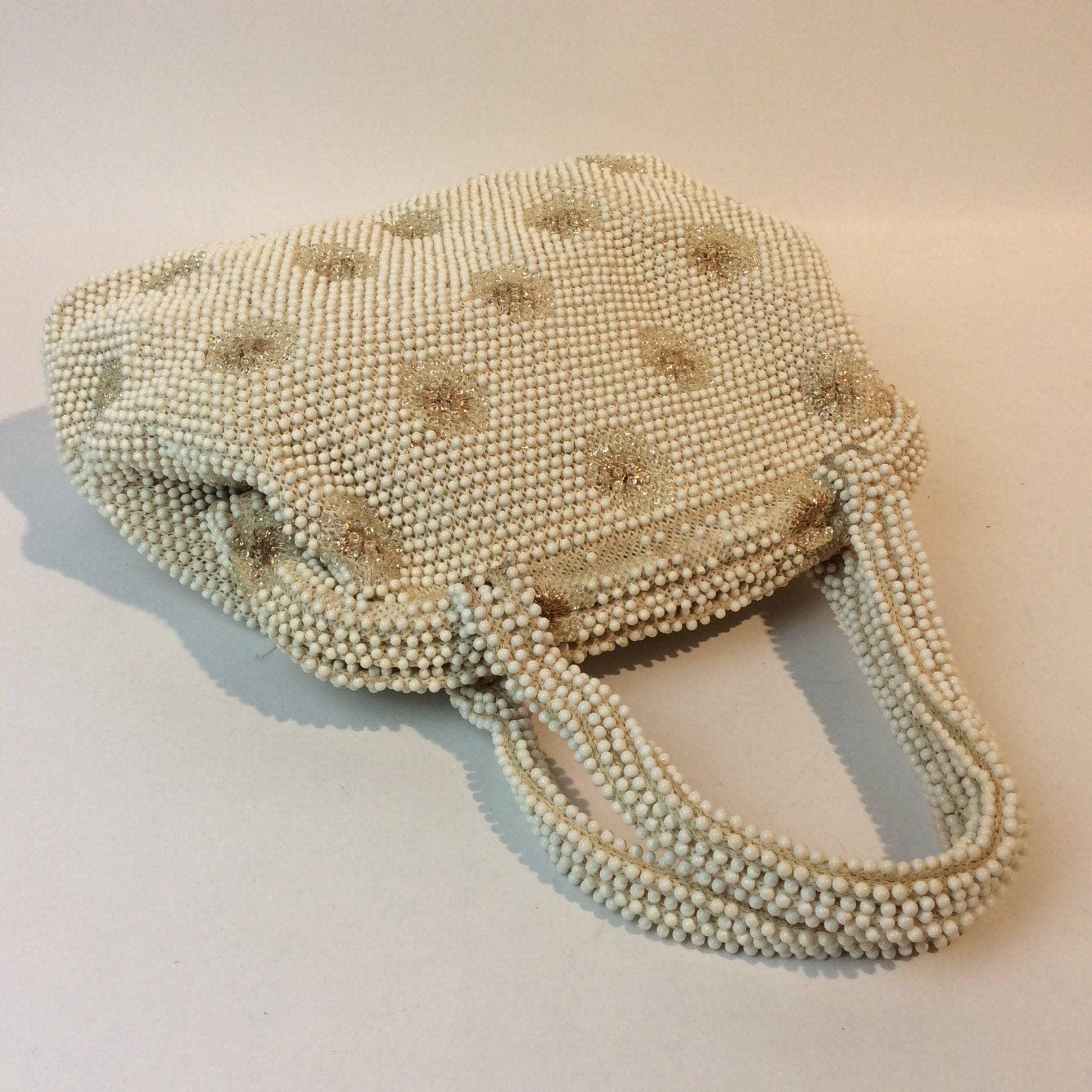 1960s Ivory Grandee Beaded Soft Shell Handbag - Image 3