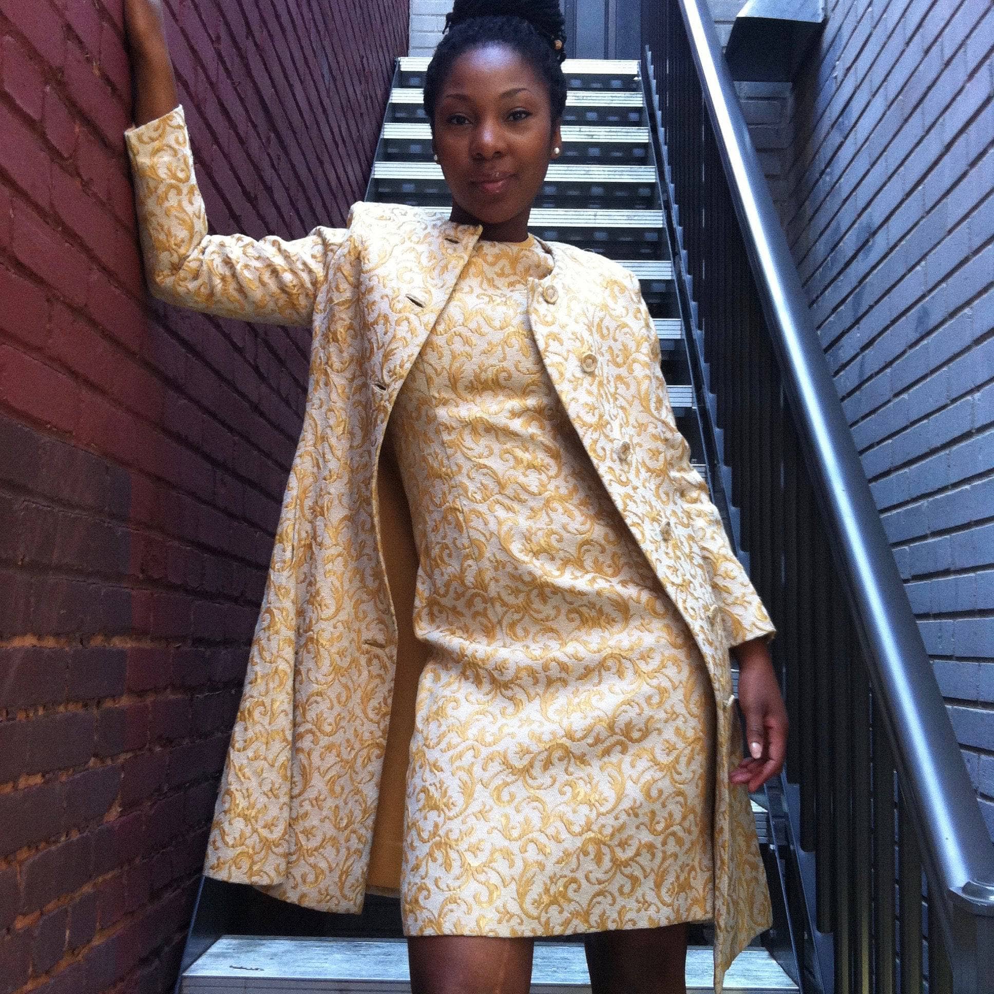 1960s Jackie O. Style Gold Brocade Sheath Dress & Coat Set Small - Image 6