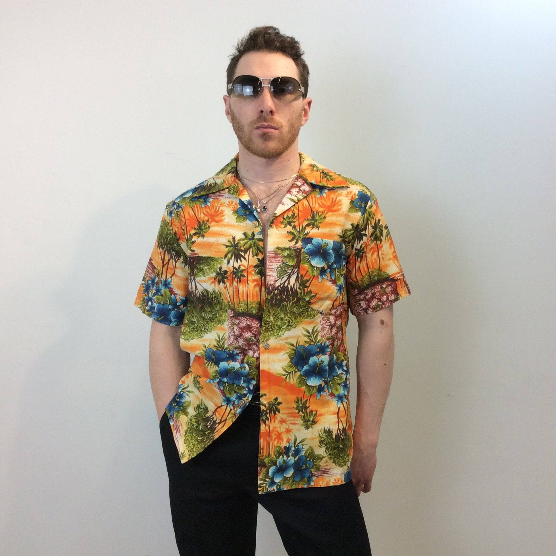 1960s Men's Hawaiian Short-Sleeve Shirt Small - Image 3