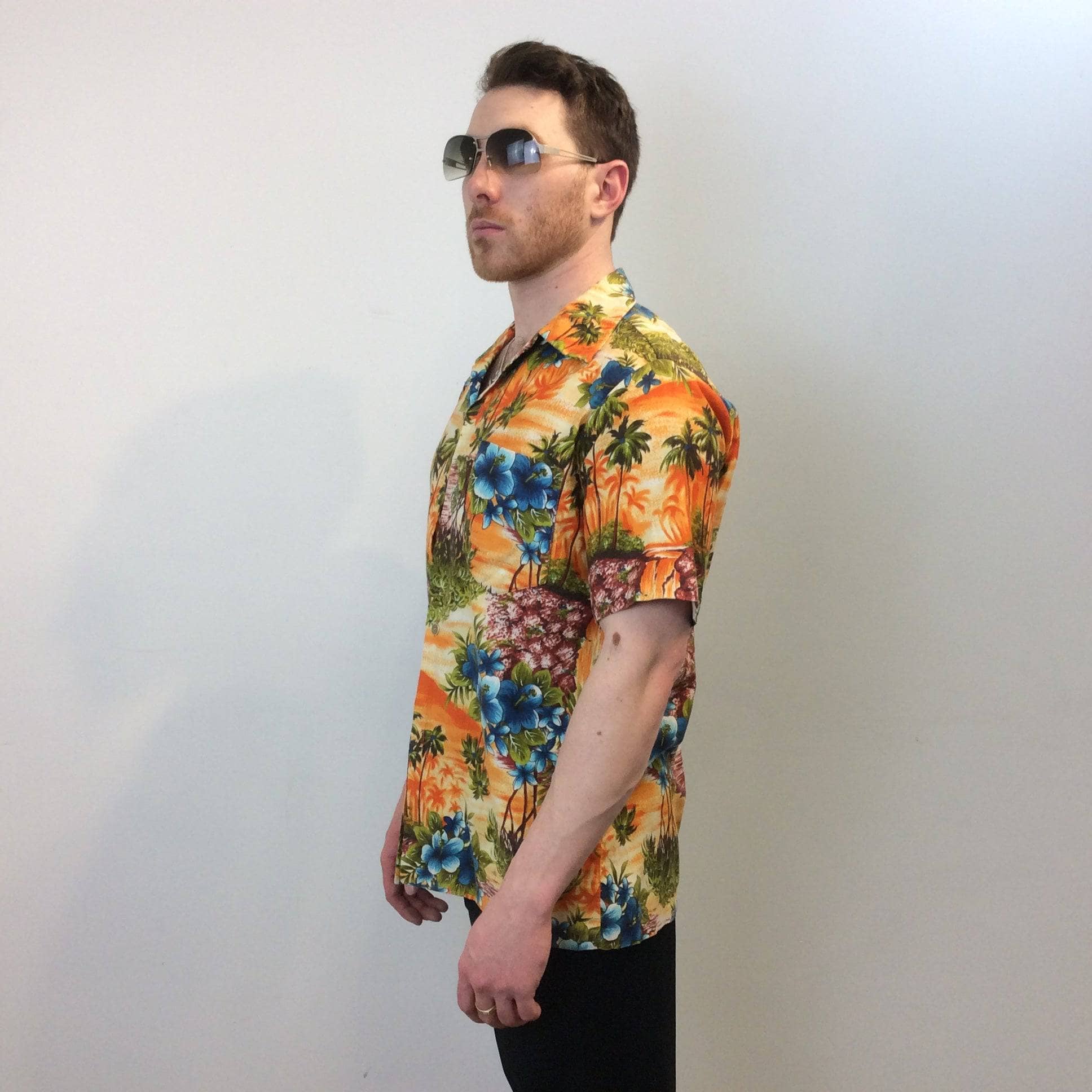 1960s Men's Hawaiian Short-Sleeve Shirt Small - Image 4