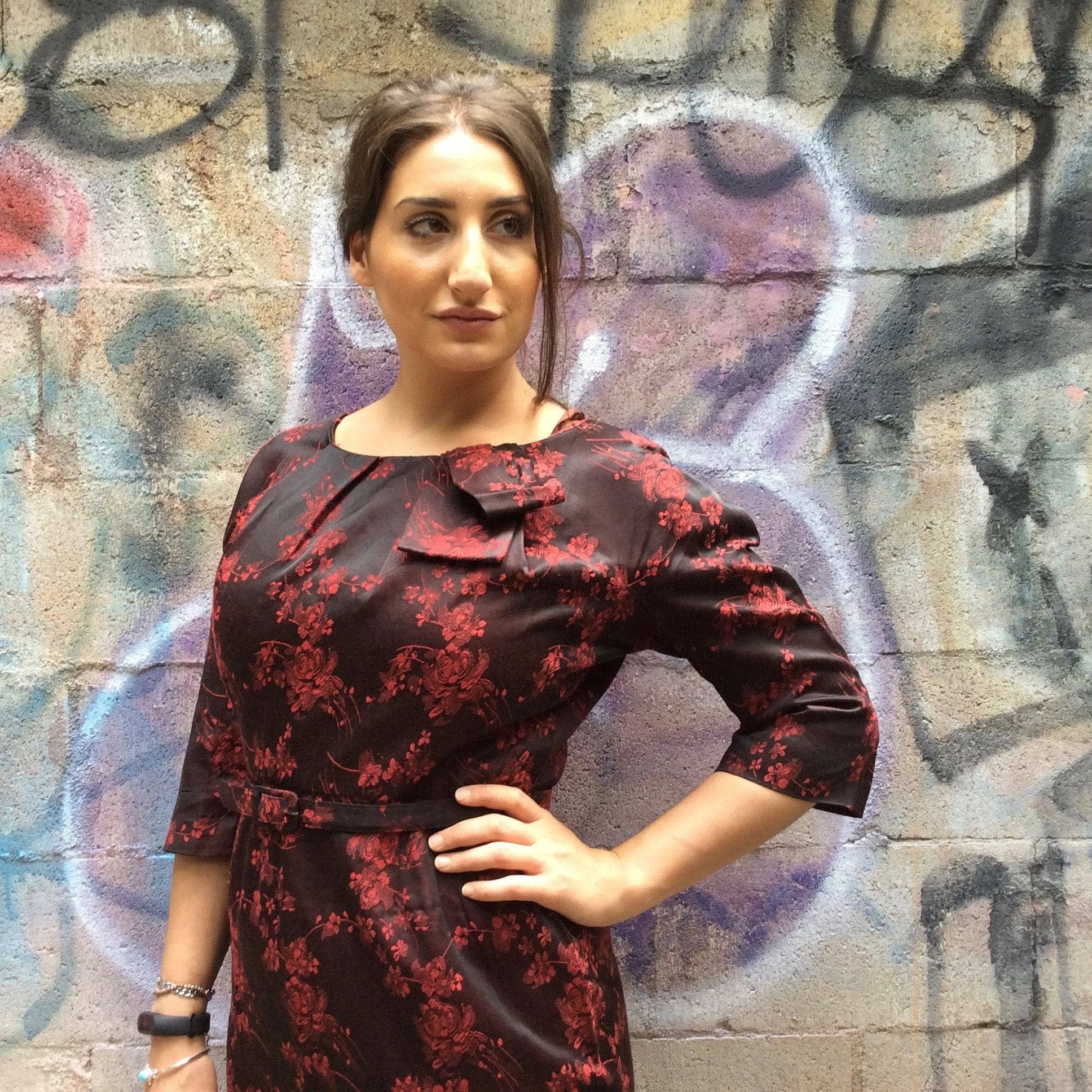 1960s Red and Black Floral Satin Cocktail Dress Medium - Image 5
