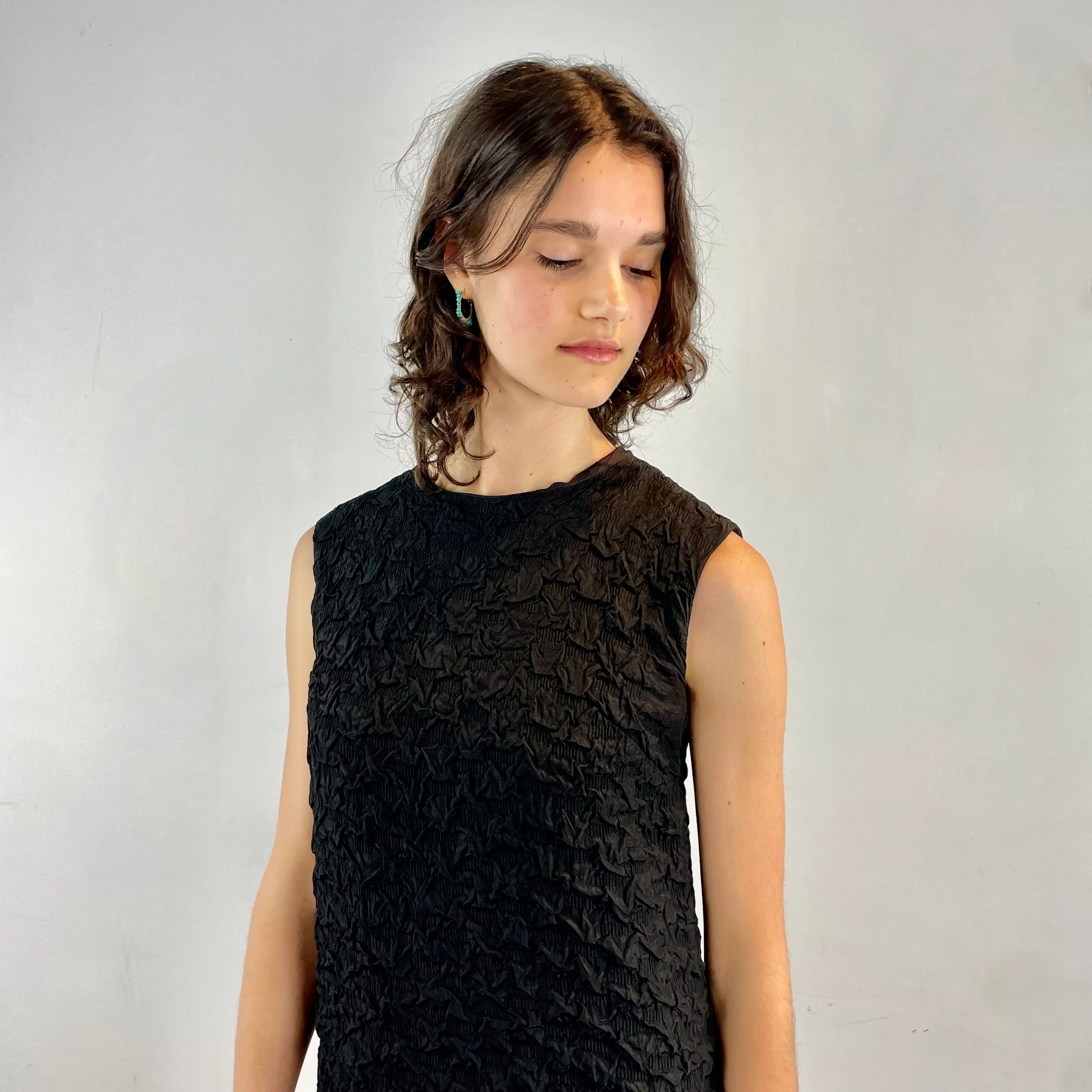 1960s Sleeveless Black Shift Dress with Fur Trim Small - Image 6