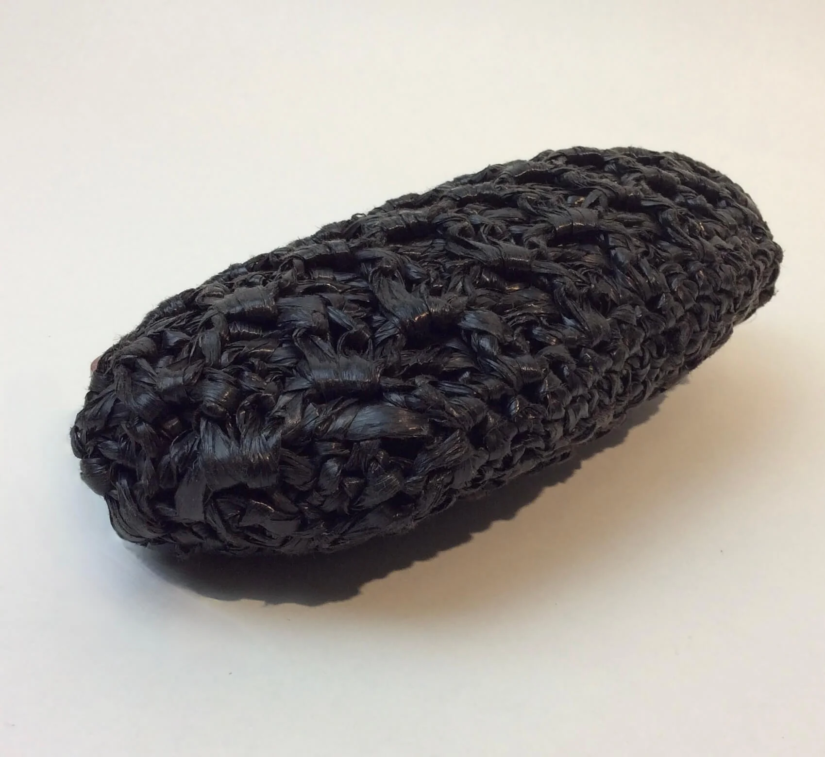1960s Small Black Crocheted Raffia Evening Clutch - Image 3