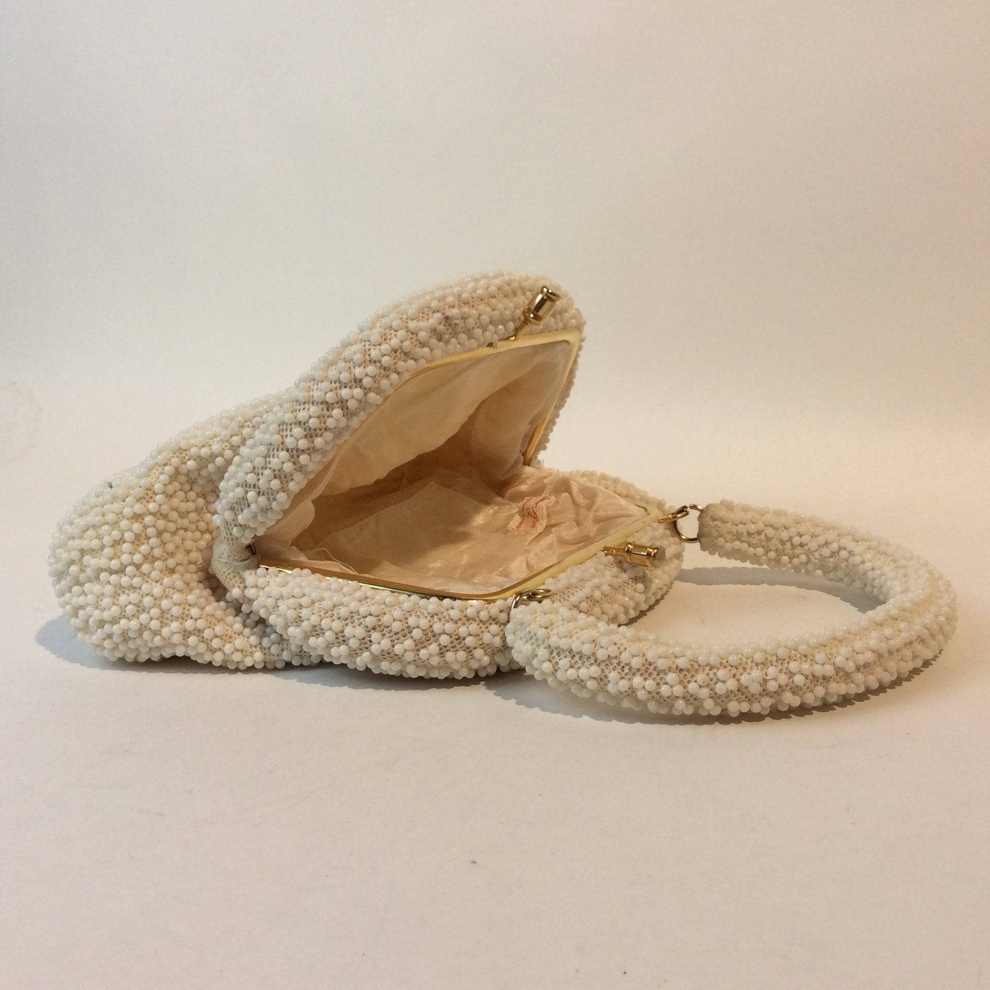 1960s White Grandee Beaded Soft Shell Evening Bag - Image 6