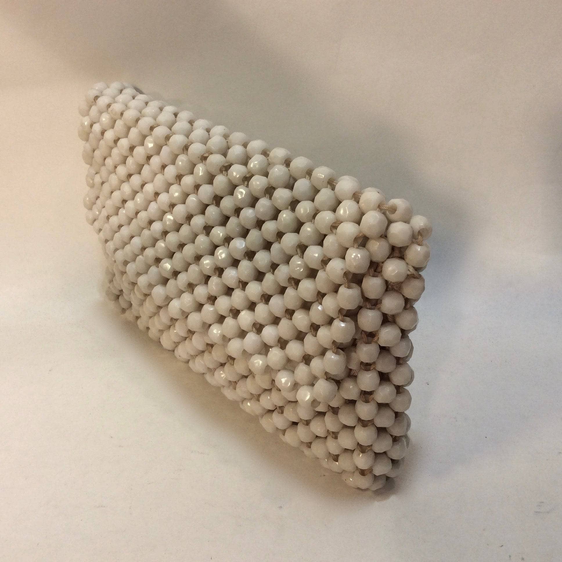 1960s White Octagonal Beaded Clutch Bag - Image 4