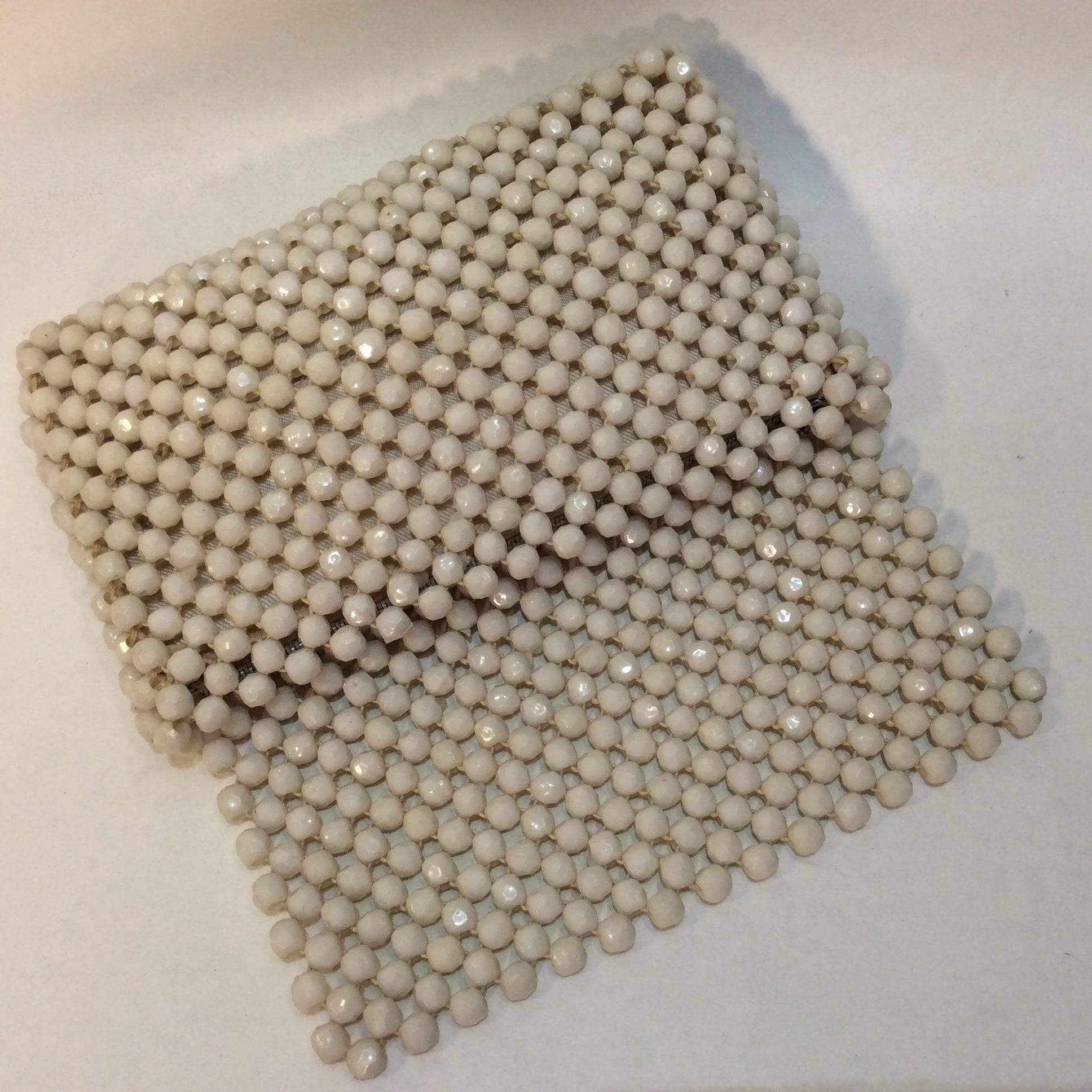 1960s White Octagonal Beaded Clutch Bag - Image 6