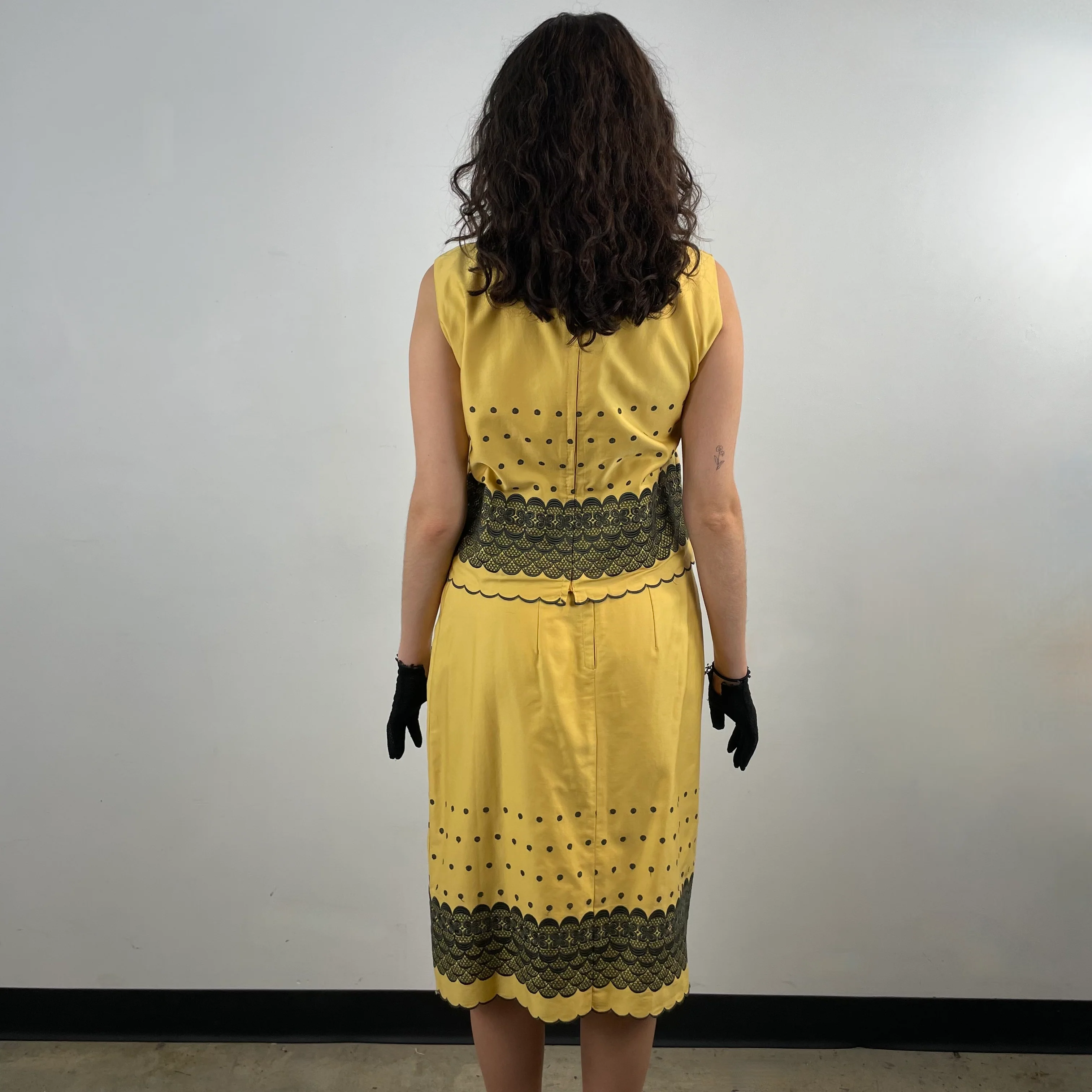 1960s Yellow Embroidered Skirt and Top Set Small/Medium - Image 4