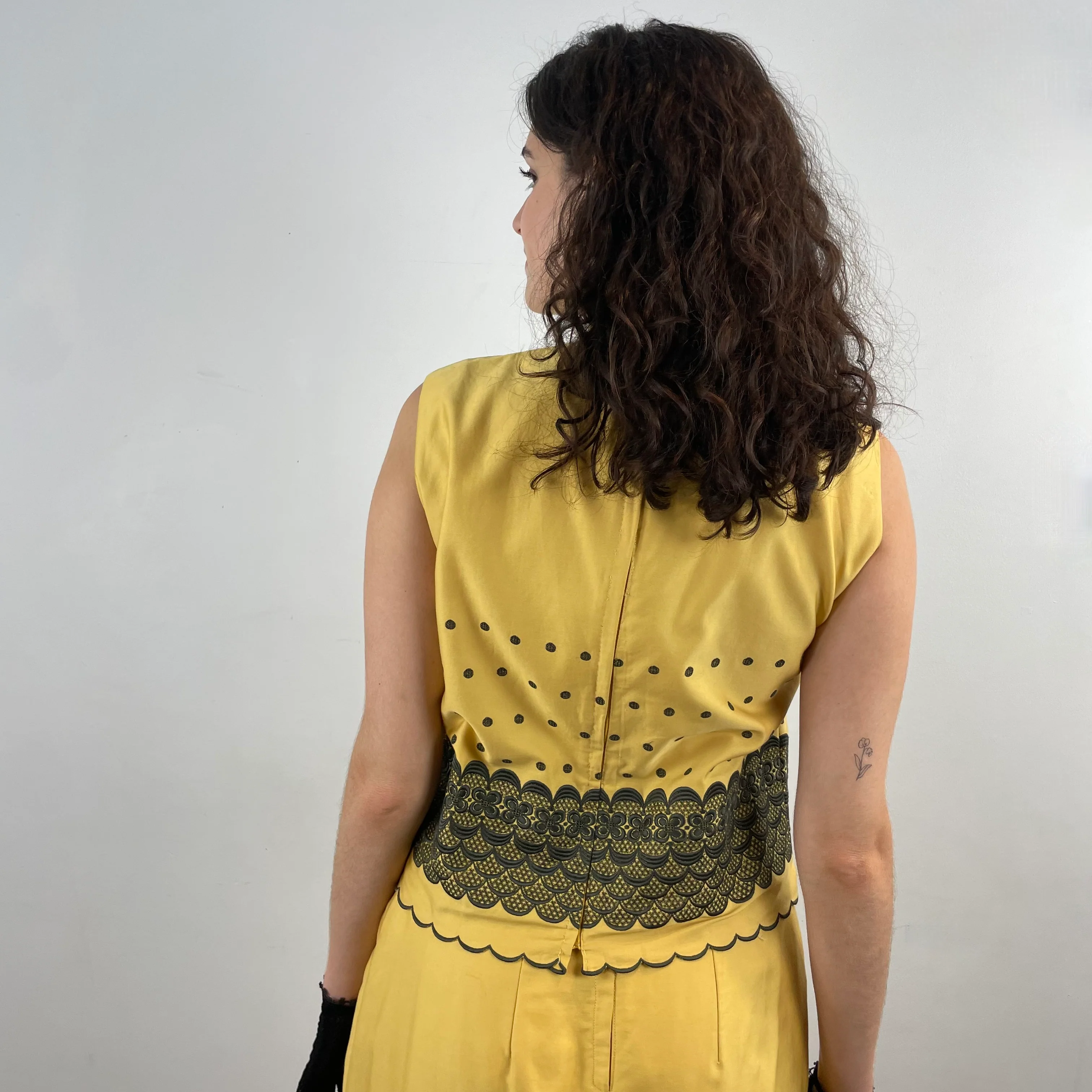1960s Yellow Embroidered Skirt and Top Set Small/Medium - Image 5