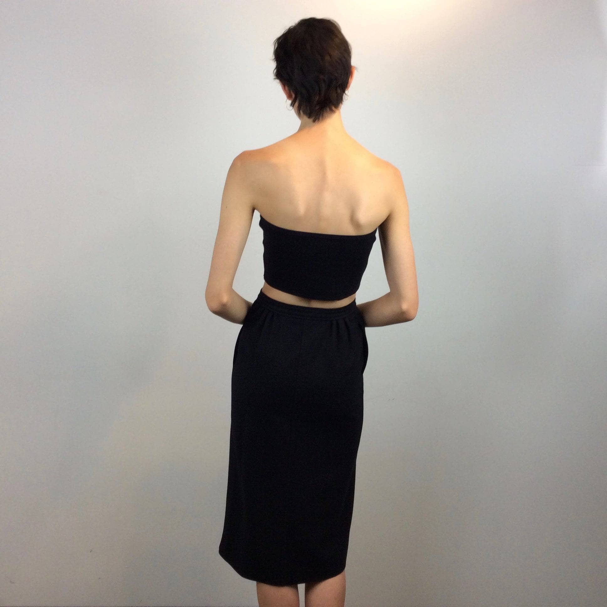 1970s-80s Courrèges Black Cashmere and Wool Midi Pencil Skirt Small - Image 5