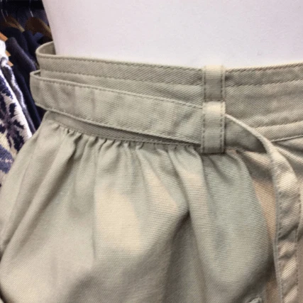 1970s-80s Designer Christian Dior Beige cotton Cargo Skirt - Image 6