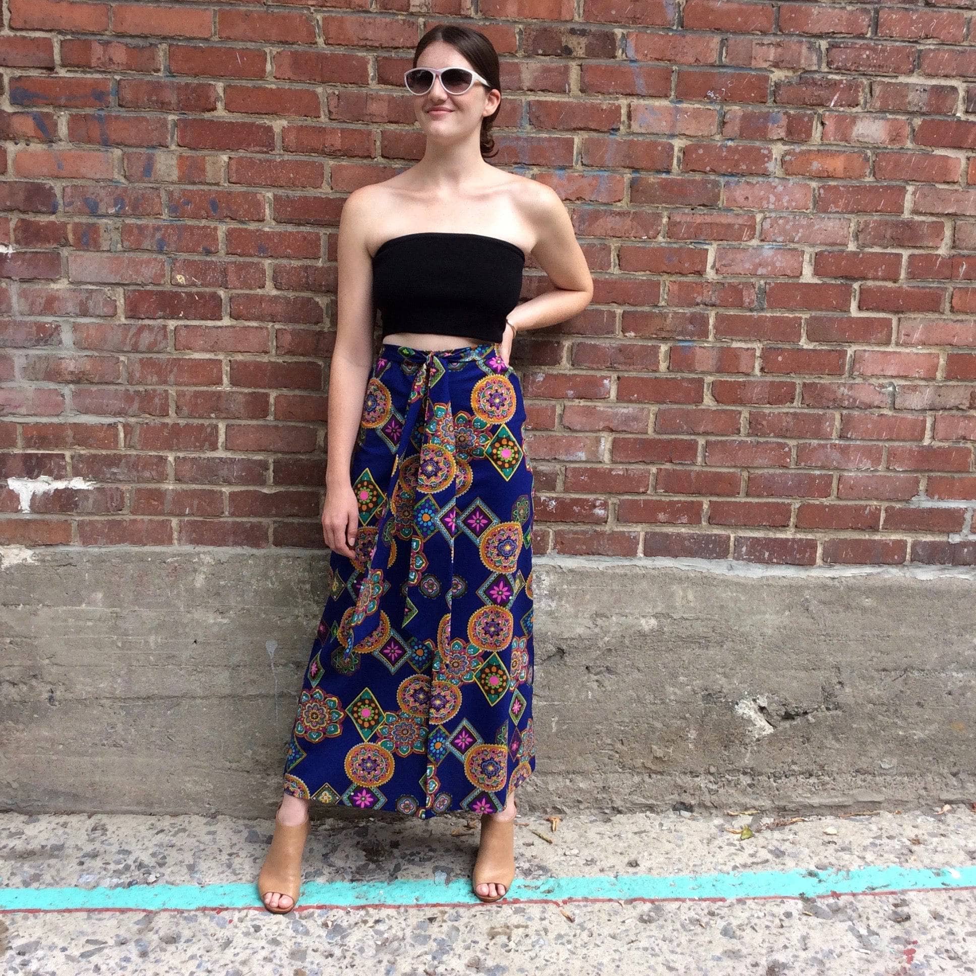 1970s A-Line Mandala Pattern Maxi Skirt Small - Image 4