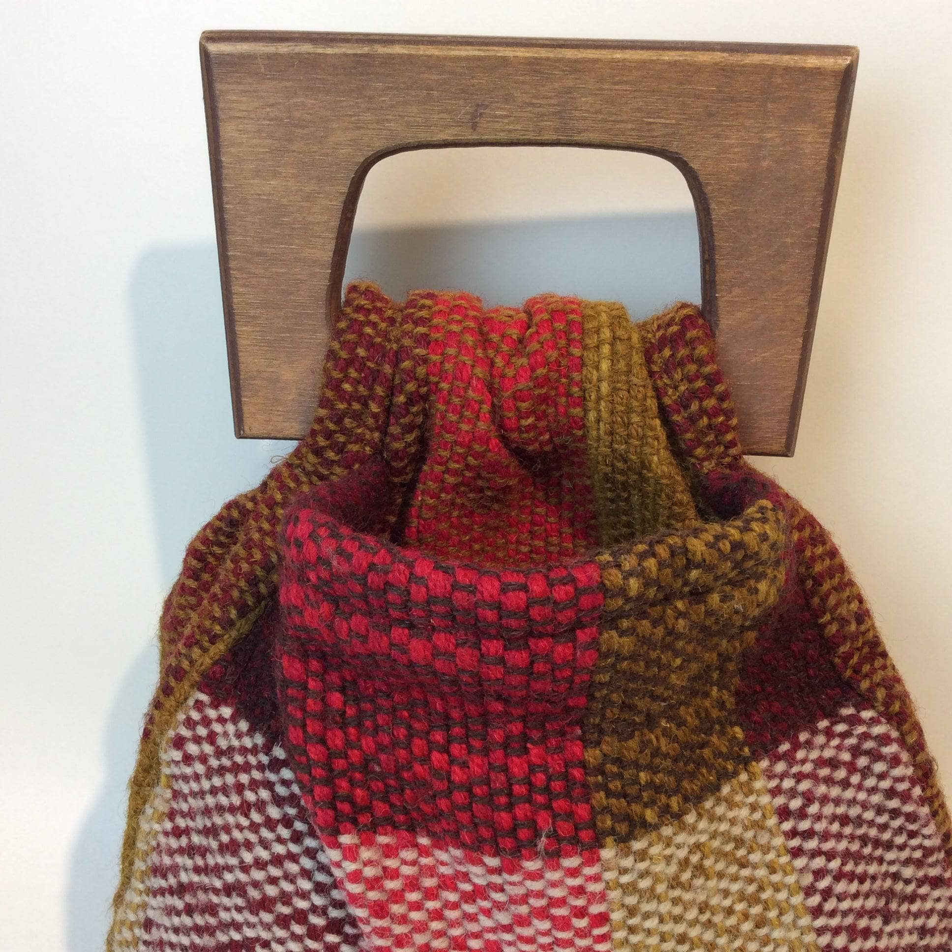 1970s Artisanal Woven Handbag with Wood Handle - Image 2
