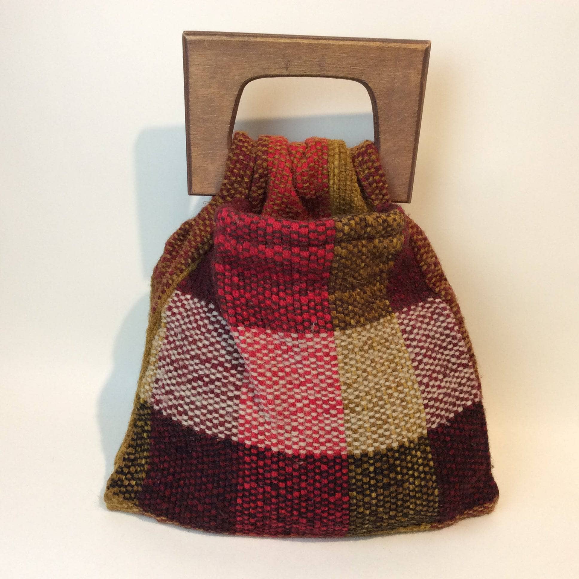 1970s Artisanal Woven Handbag with Wood Handle - Image 3