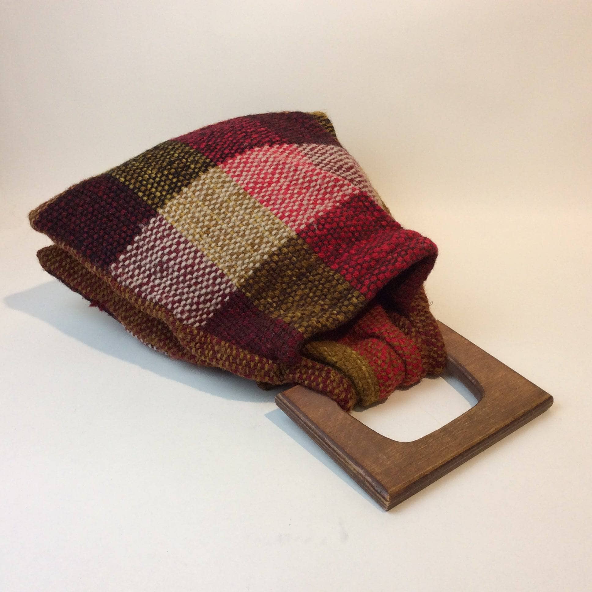 1970s Artisanal Woven Handbag with Wood Handle - Image 6