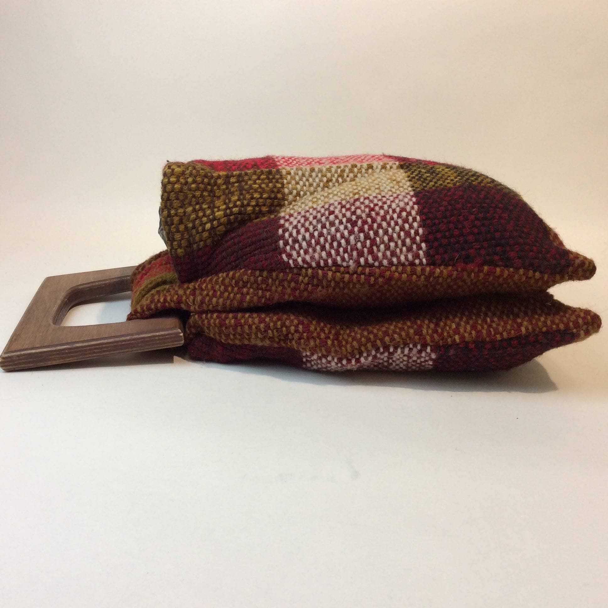 1970s Artisanal Woven Handbag with Wood Handle - Image 8
