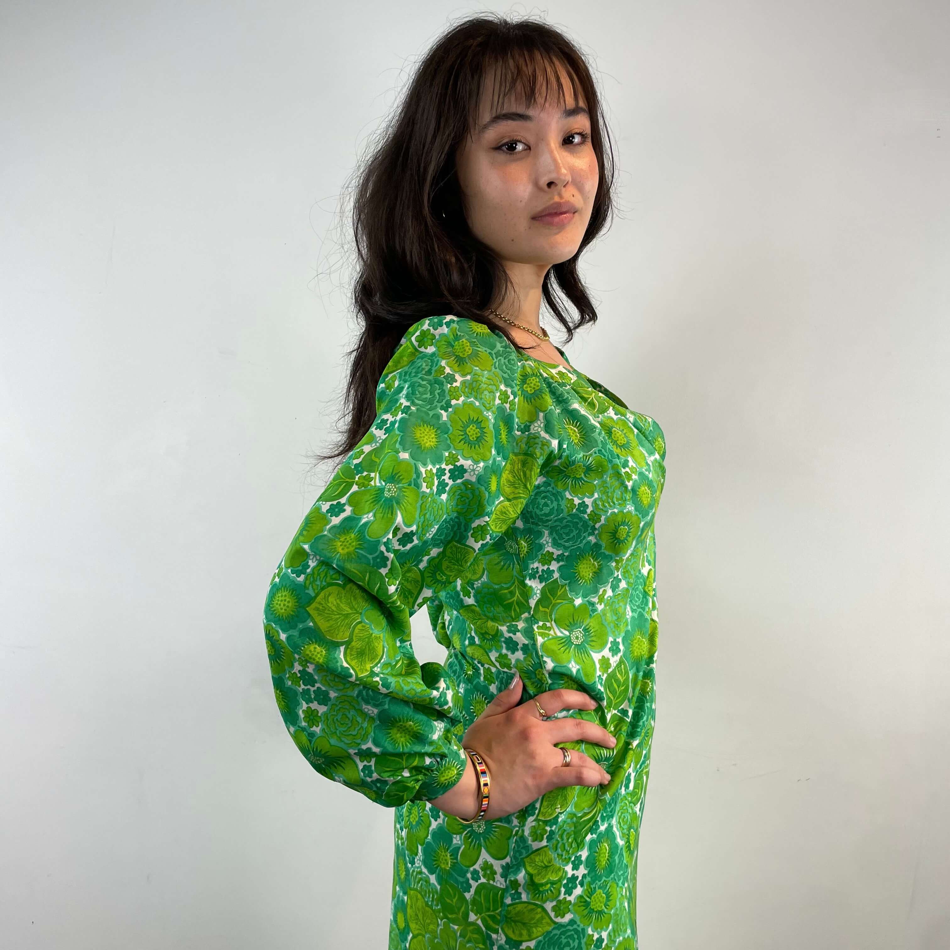1970s Bold Print Long-Sleeved Green Silk Maxi Dress Medium - Image 3